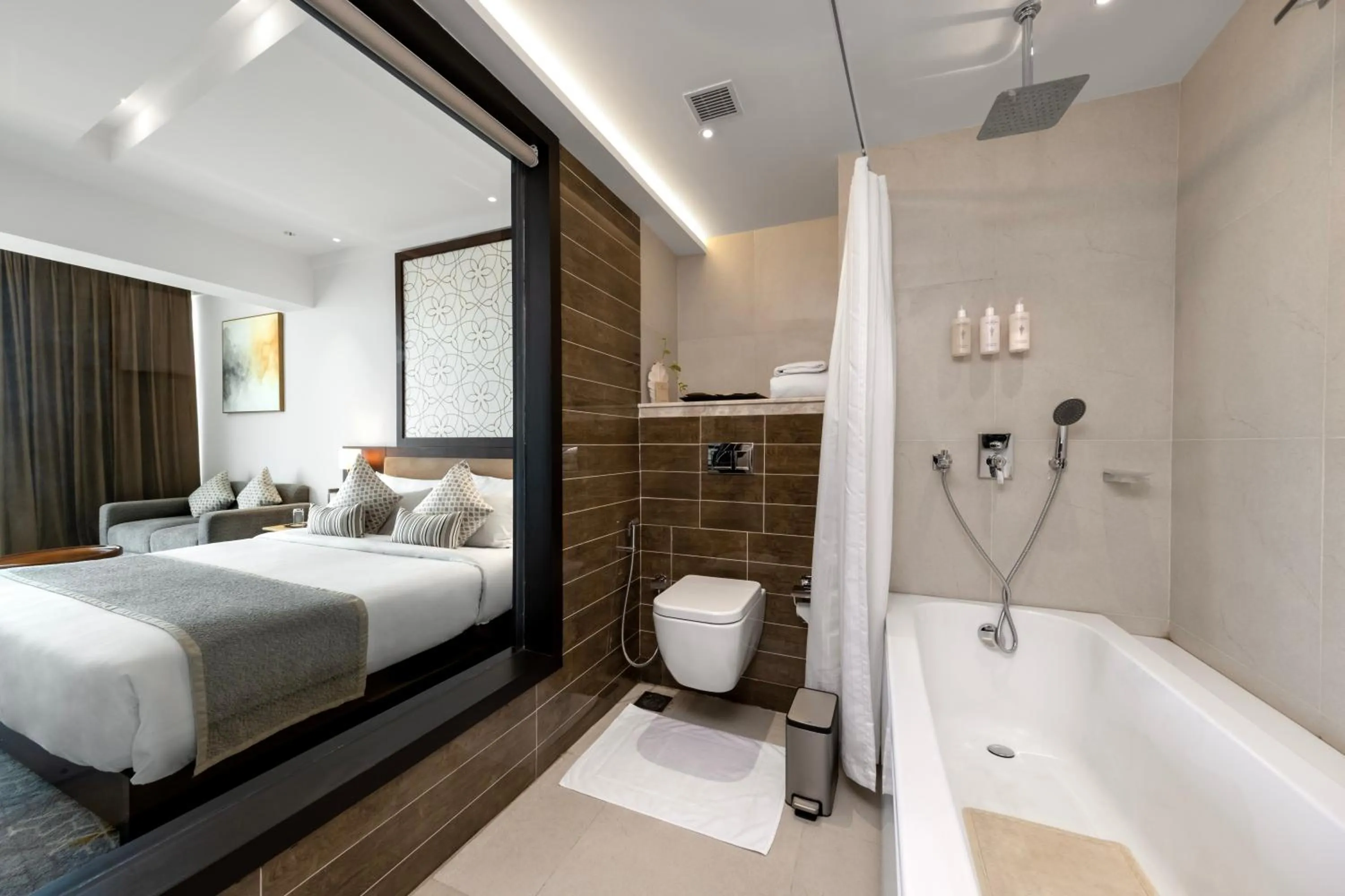 Photo of the whole room, Bed in TIARA by MPS