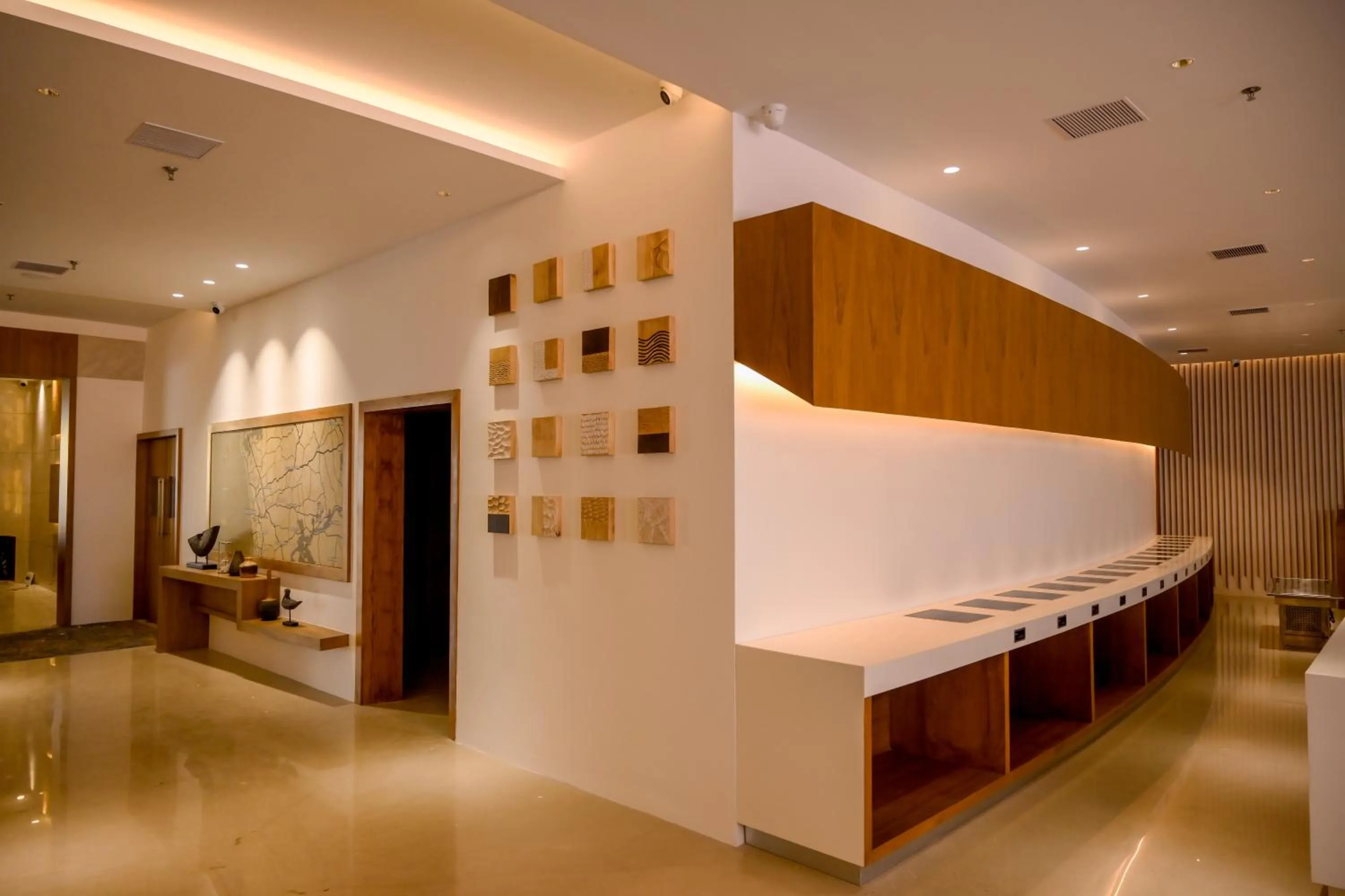 Restaurant/places to eat in TIARA by MPS