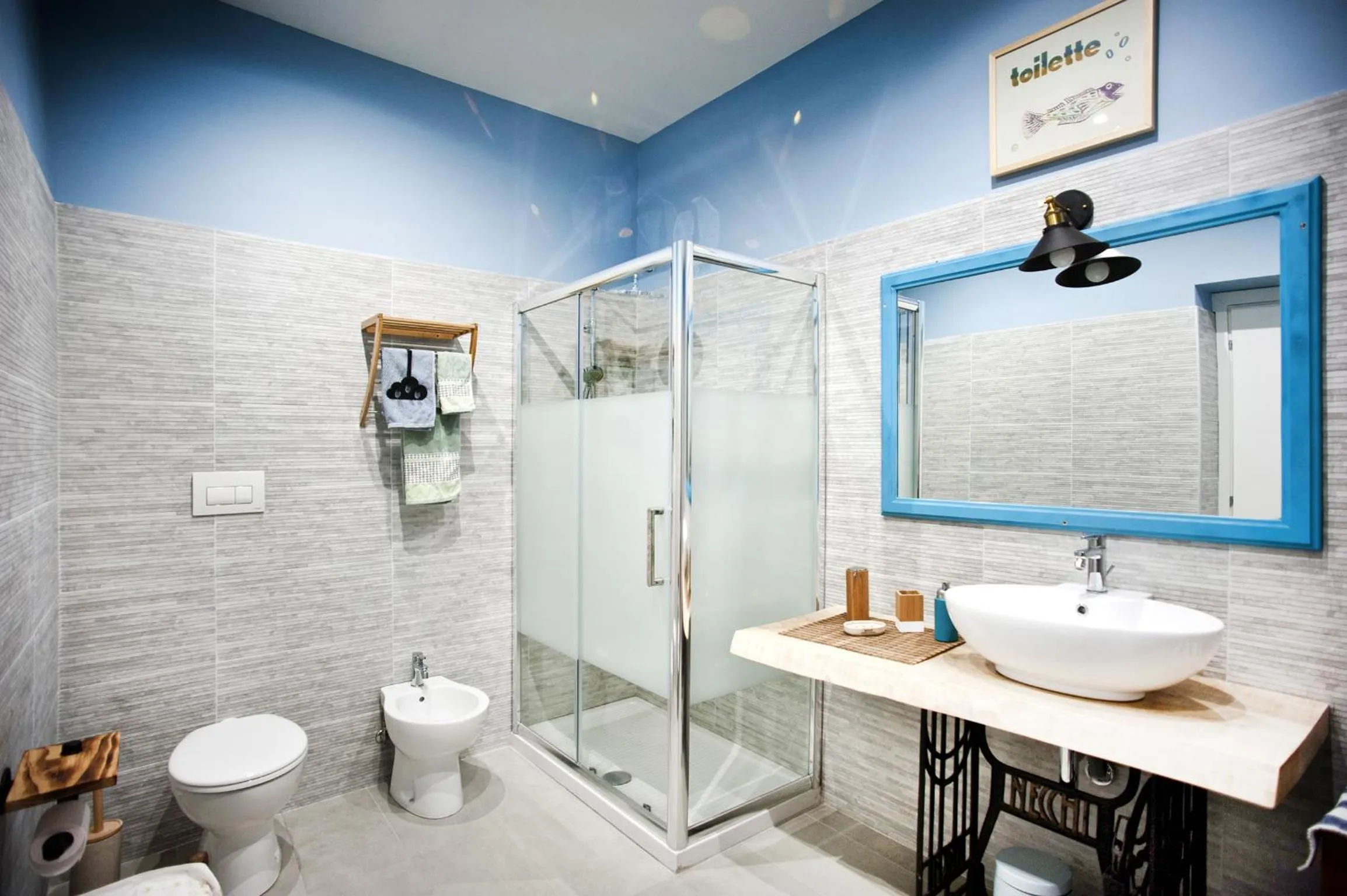 Shower in Trastevere Dream House