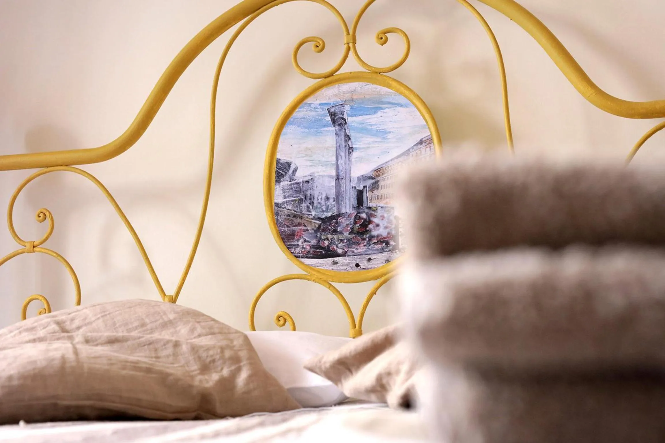 Decorative detail in Trastevere Dream House