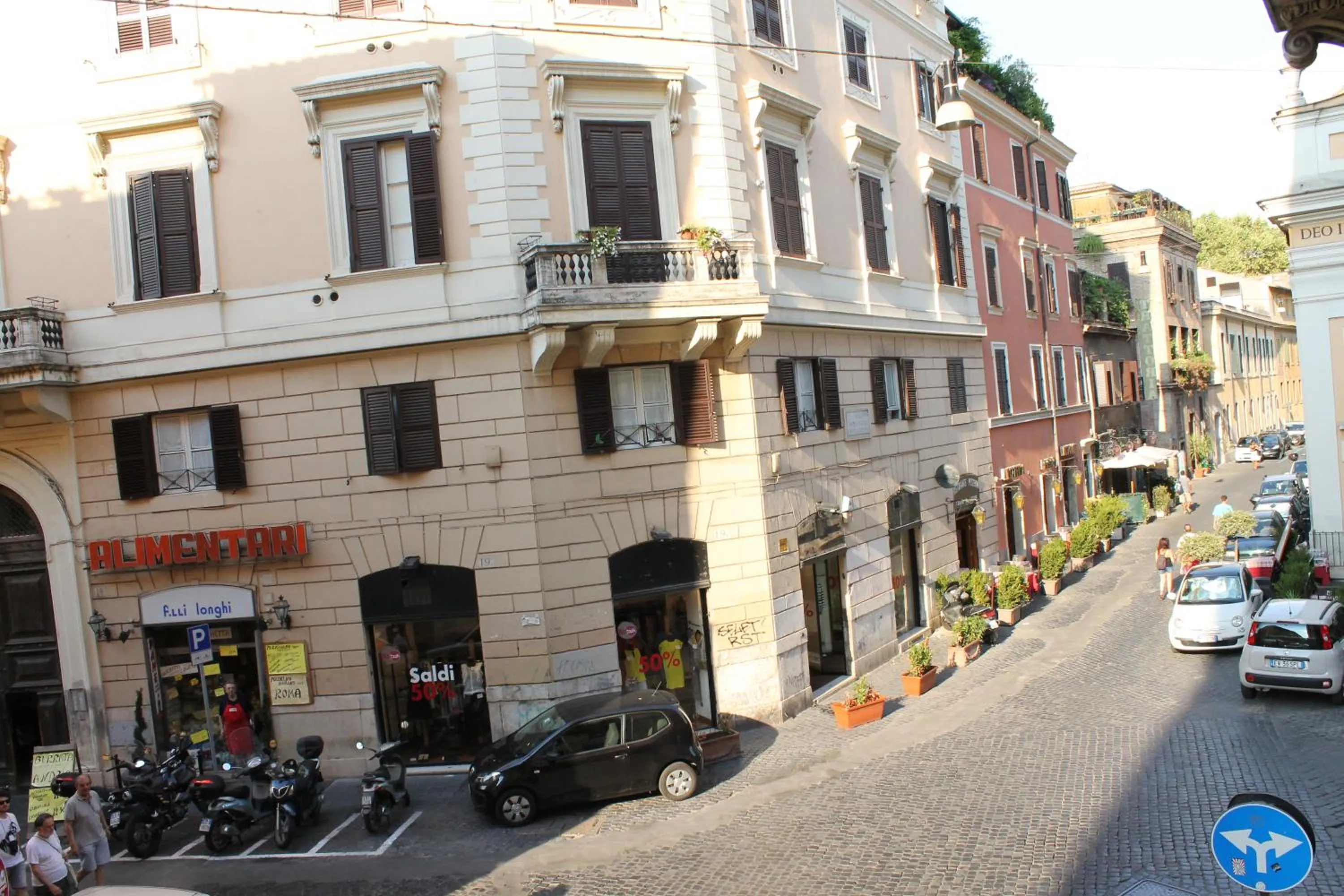 Property building in Trastevere Dream House