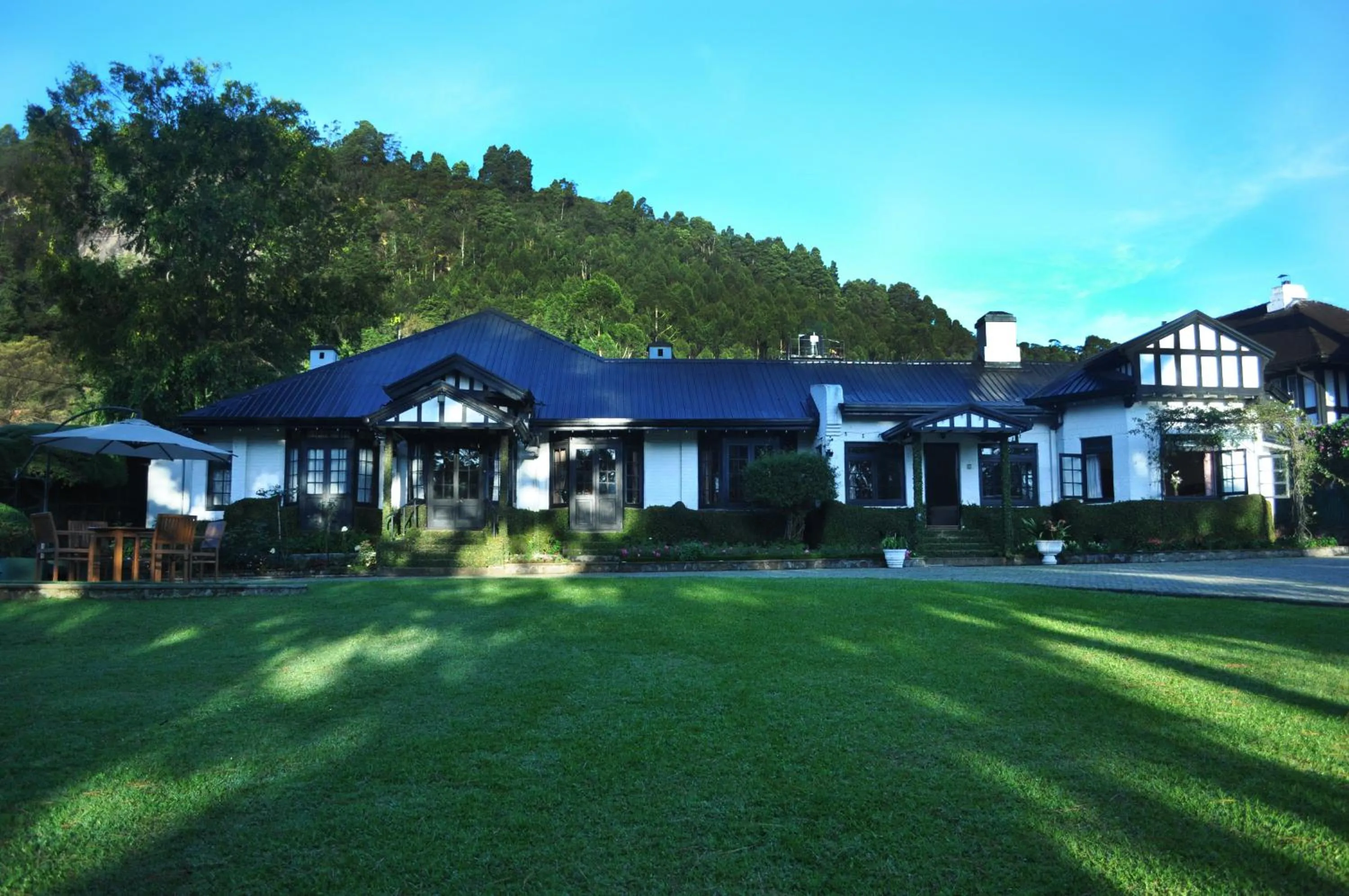 Property building in Hill Cottage