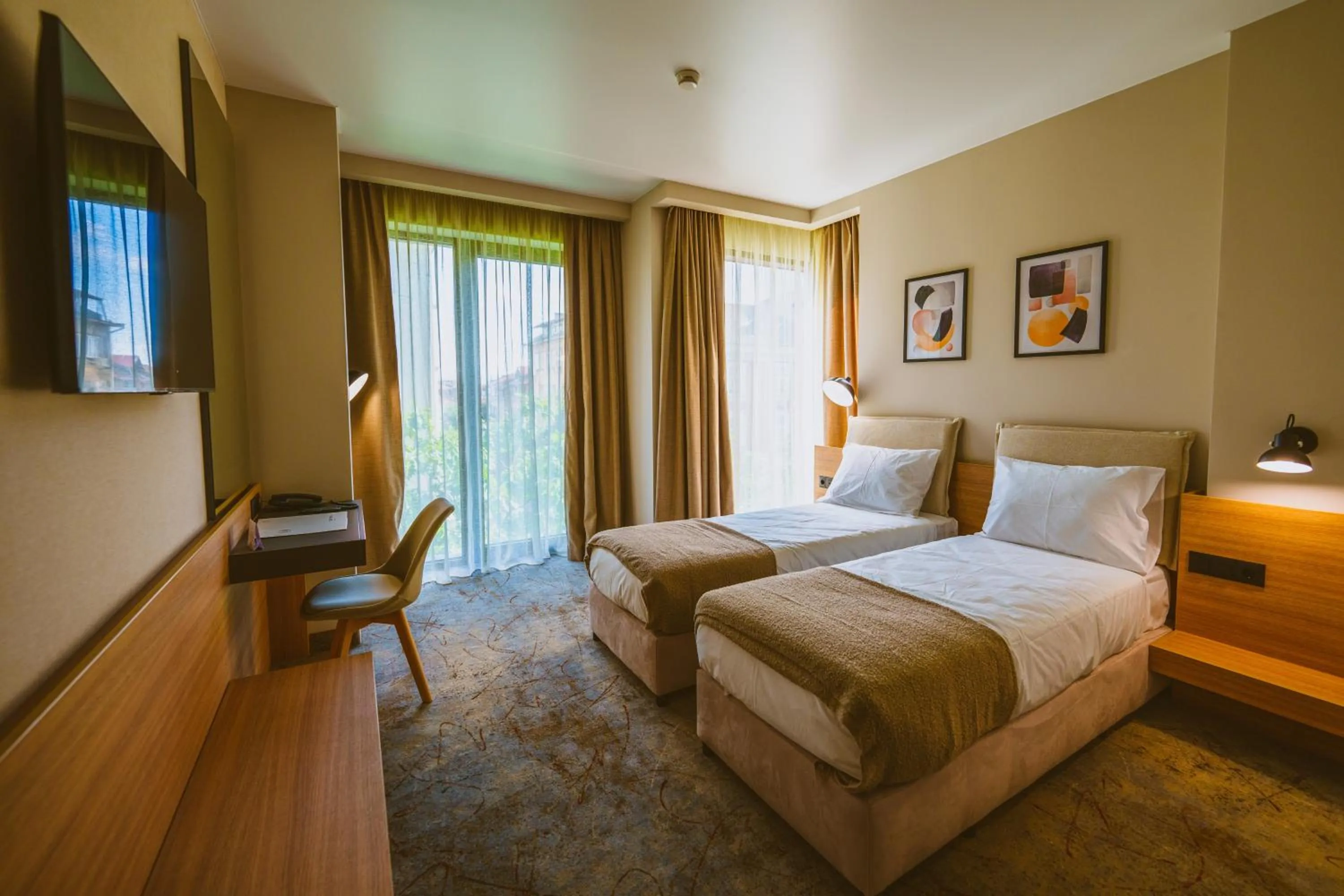 TV and multimedia, Bed in B1 Downtown Hotel