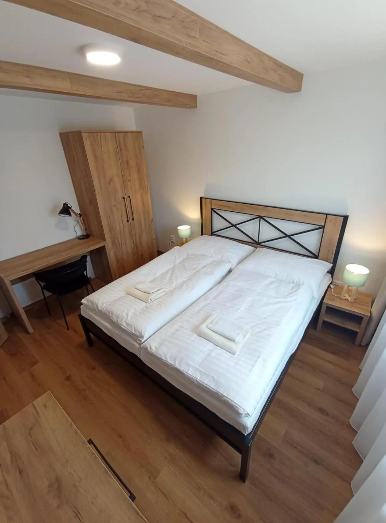 Property building, Bed in Hotel Granit Smrekovica