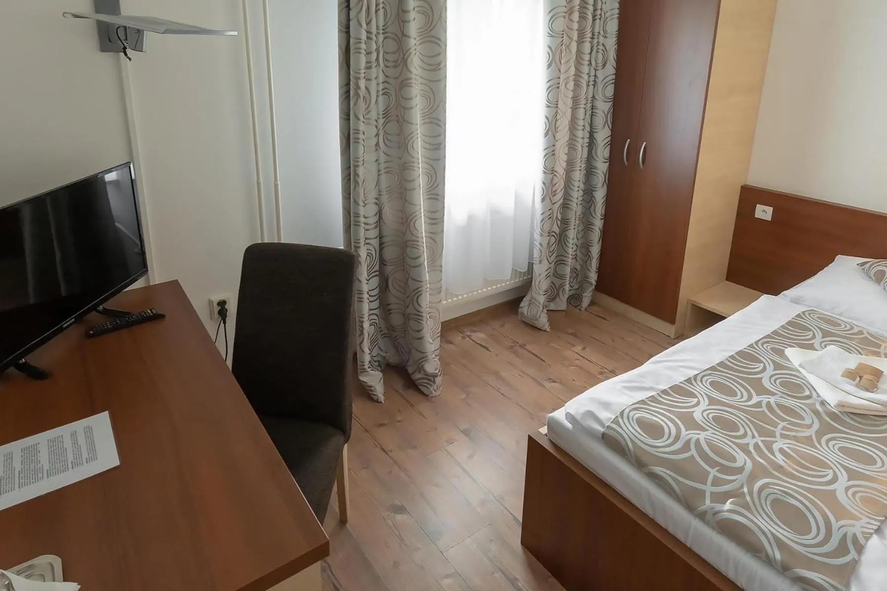 Bedroom, Bed in Hotel Granit Smrekovica