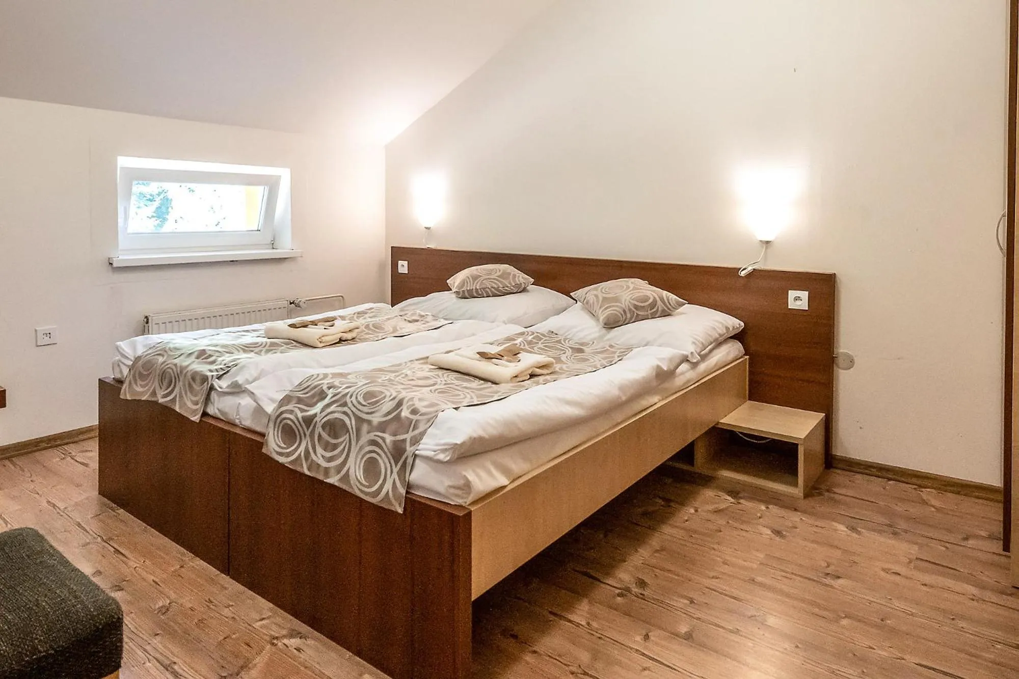 Bedroom, Bed in Hotel Granit Smrekovica