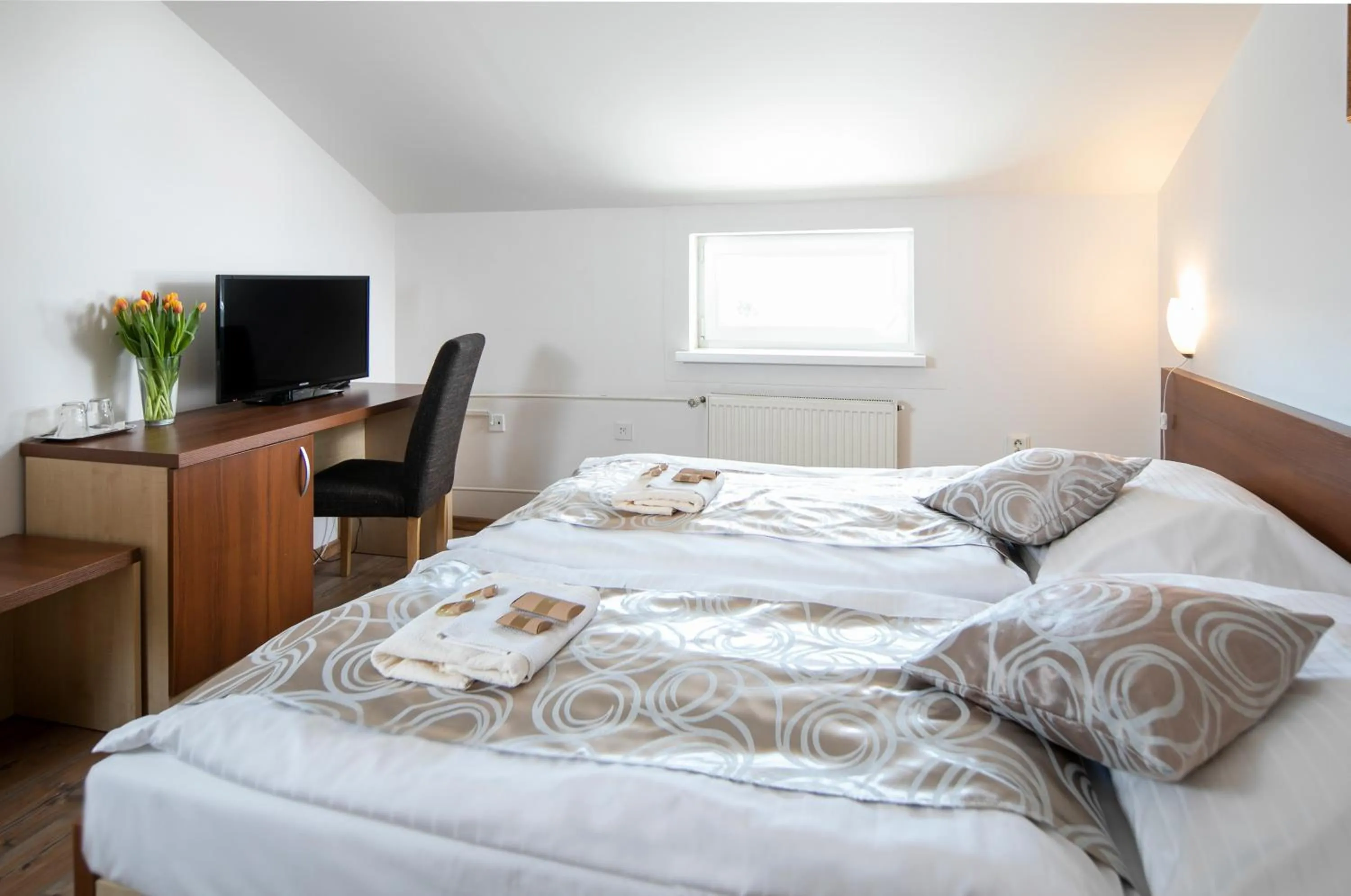 Bedroom, Bed in Hotel Granit Smrekovica