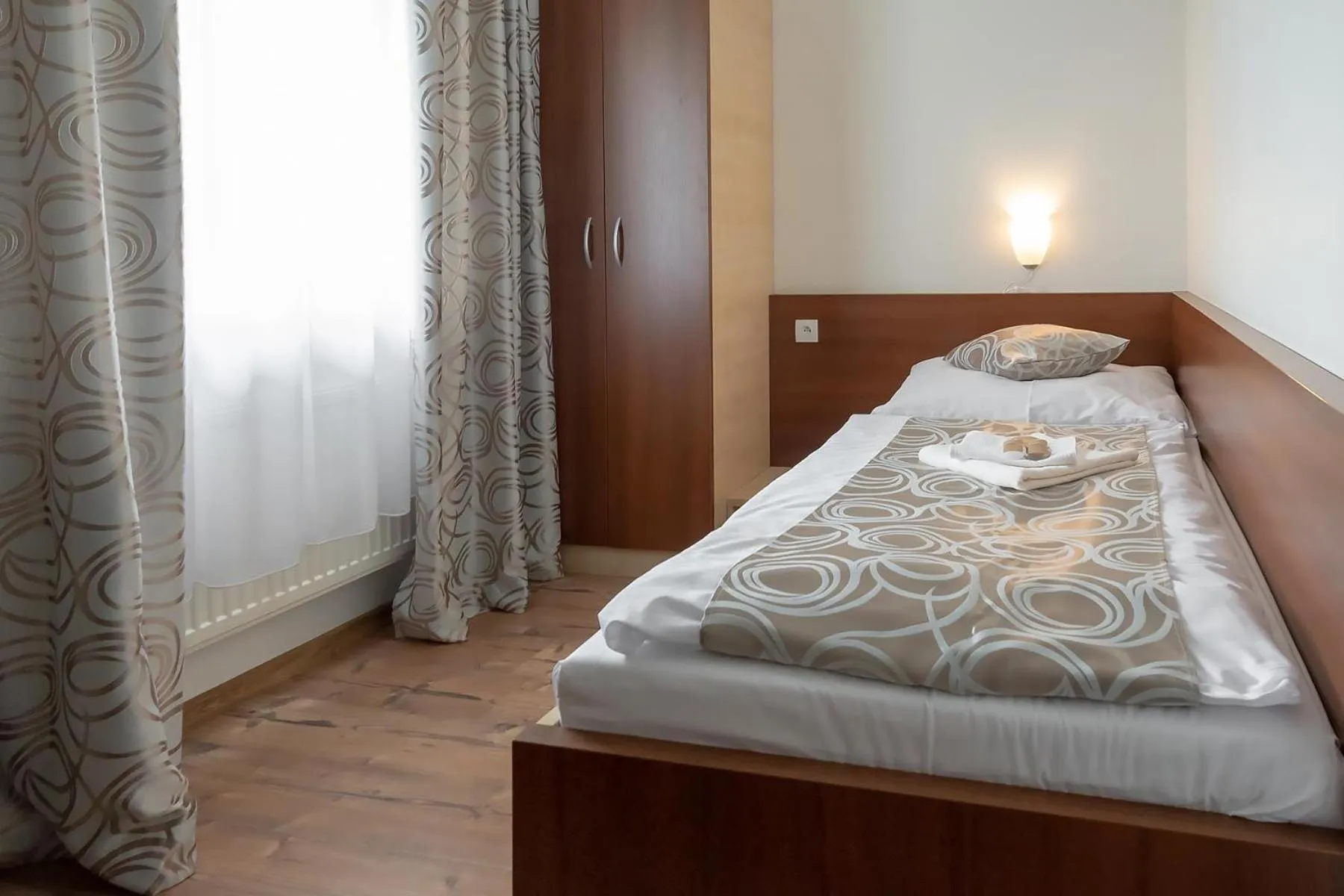 Bedroom, Bed in Hotel Granit Smrekovica