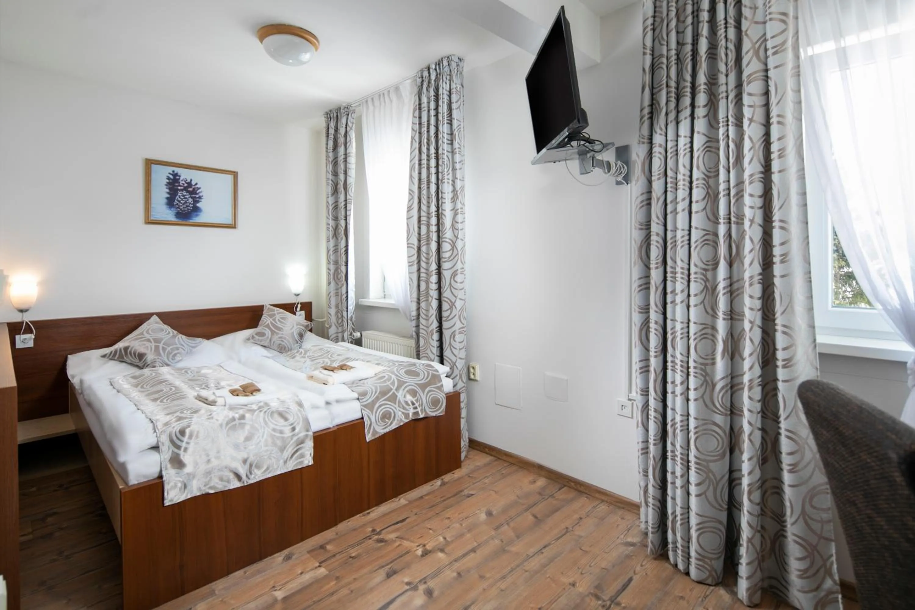 Bedroom, Bed in Hotel Granit Smrekovica