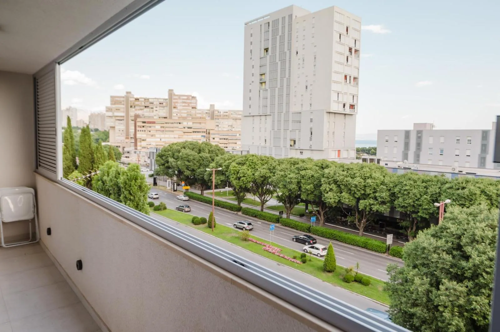 Koi Deluxe, Urban Two Bedroom Oasis