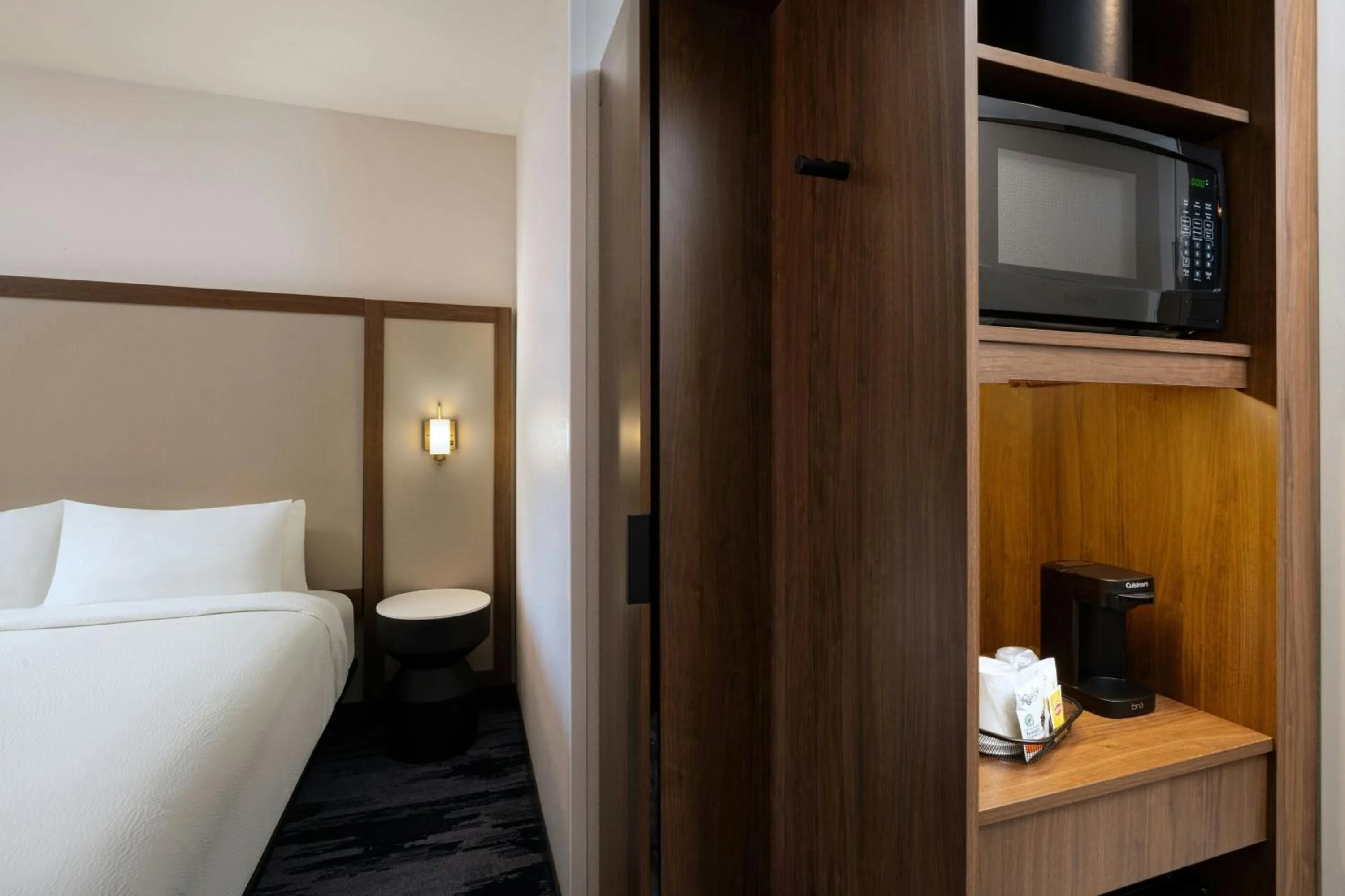 Photo of the whole room, Bed in Fairfield by Marriott Inn & Suites Albuquerque Uptown