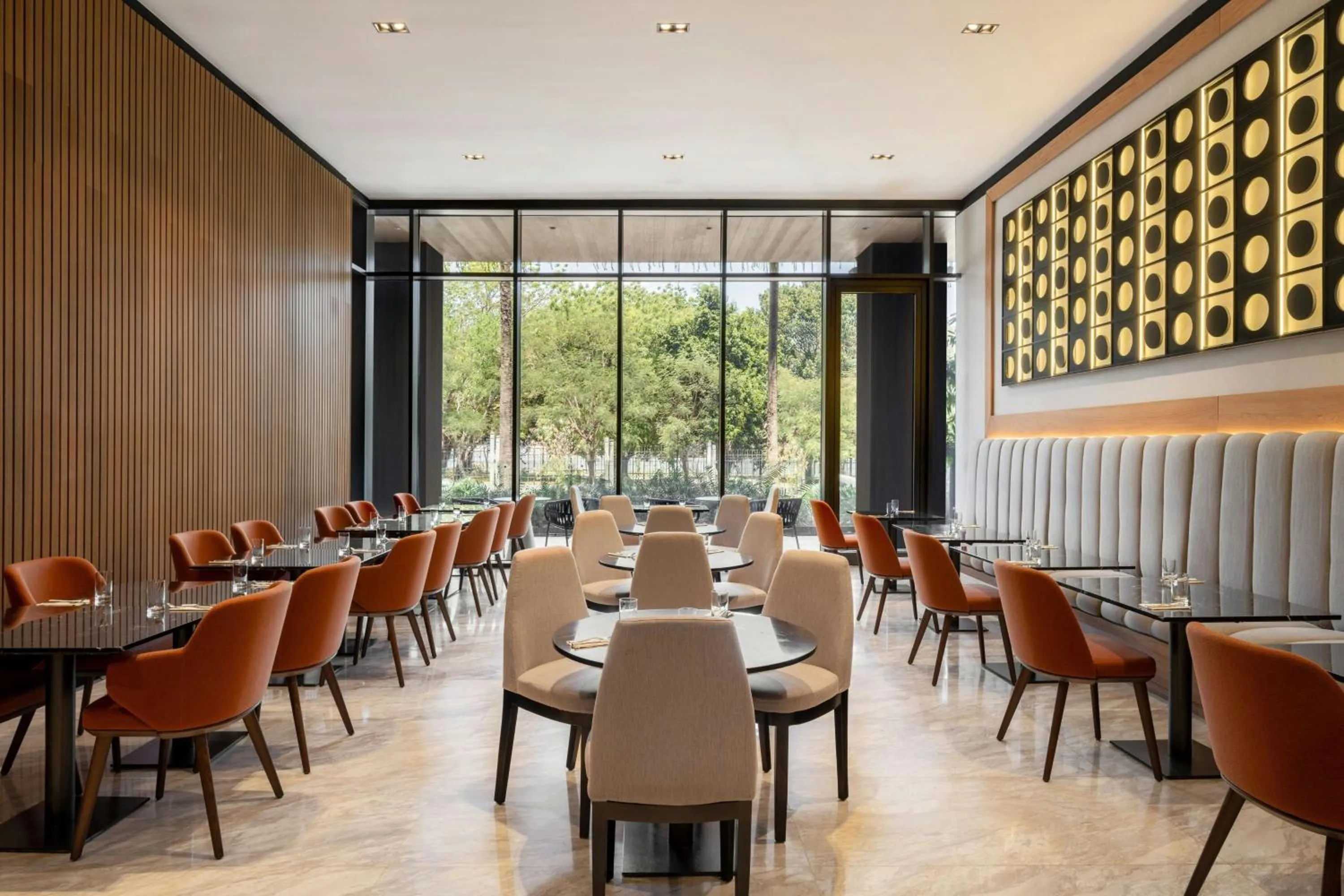 Restaurant/places to eat in AC Hotel by Marriott Santiago de los Caballeros