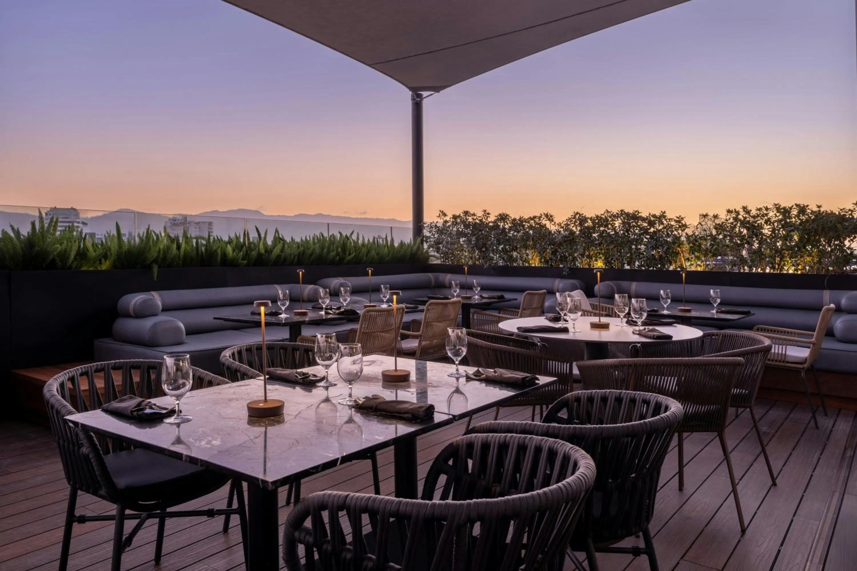 Restaurant/places to eat in AC Hotel by Marriott Santiago de los Caballeros