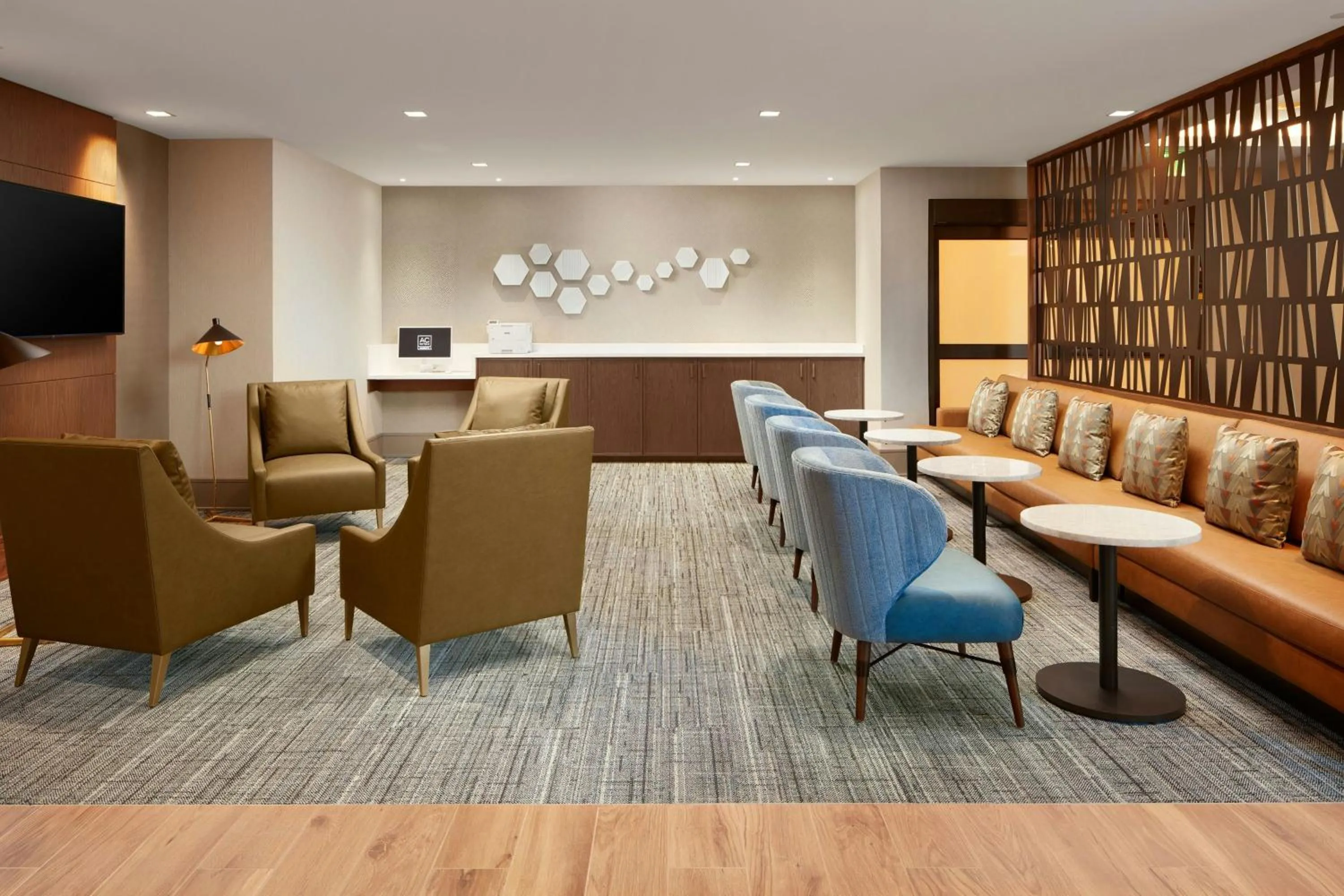 Lounge or bar in Residence Inn by Marriott Reston