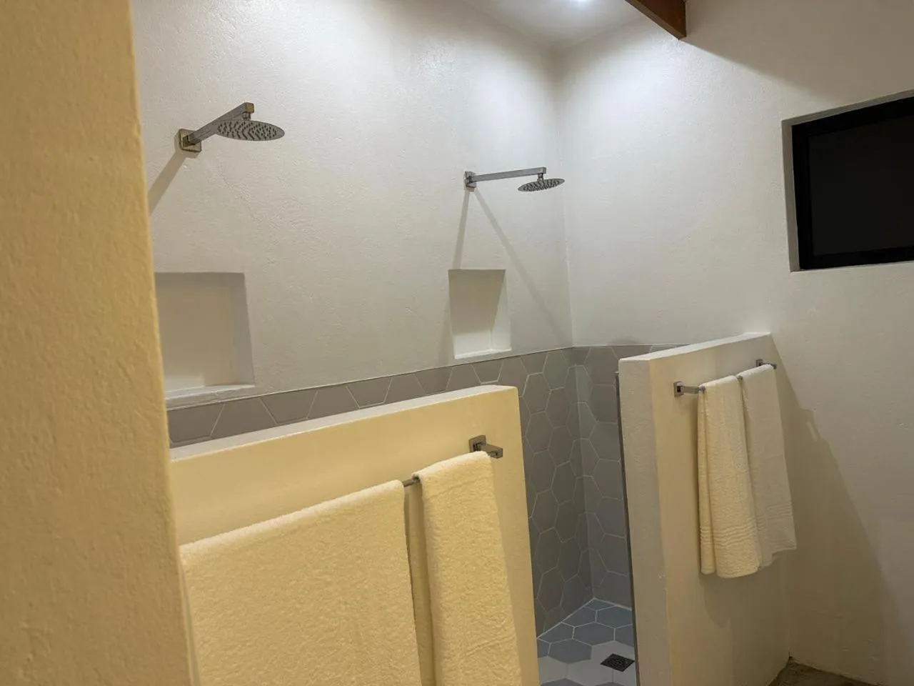 Bathroom in Sand River Guest House