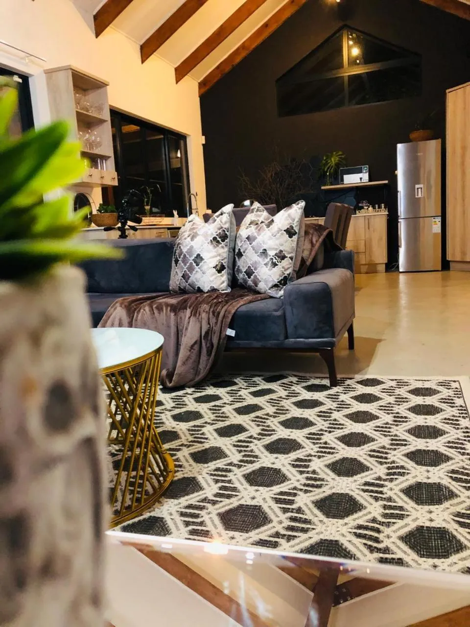 Kitchen or kitchenette in Sand River Guest House