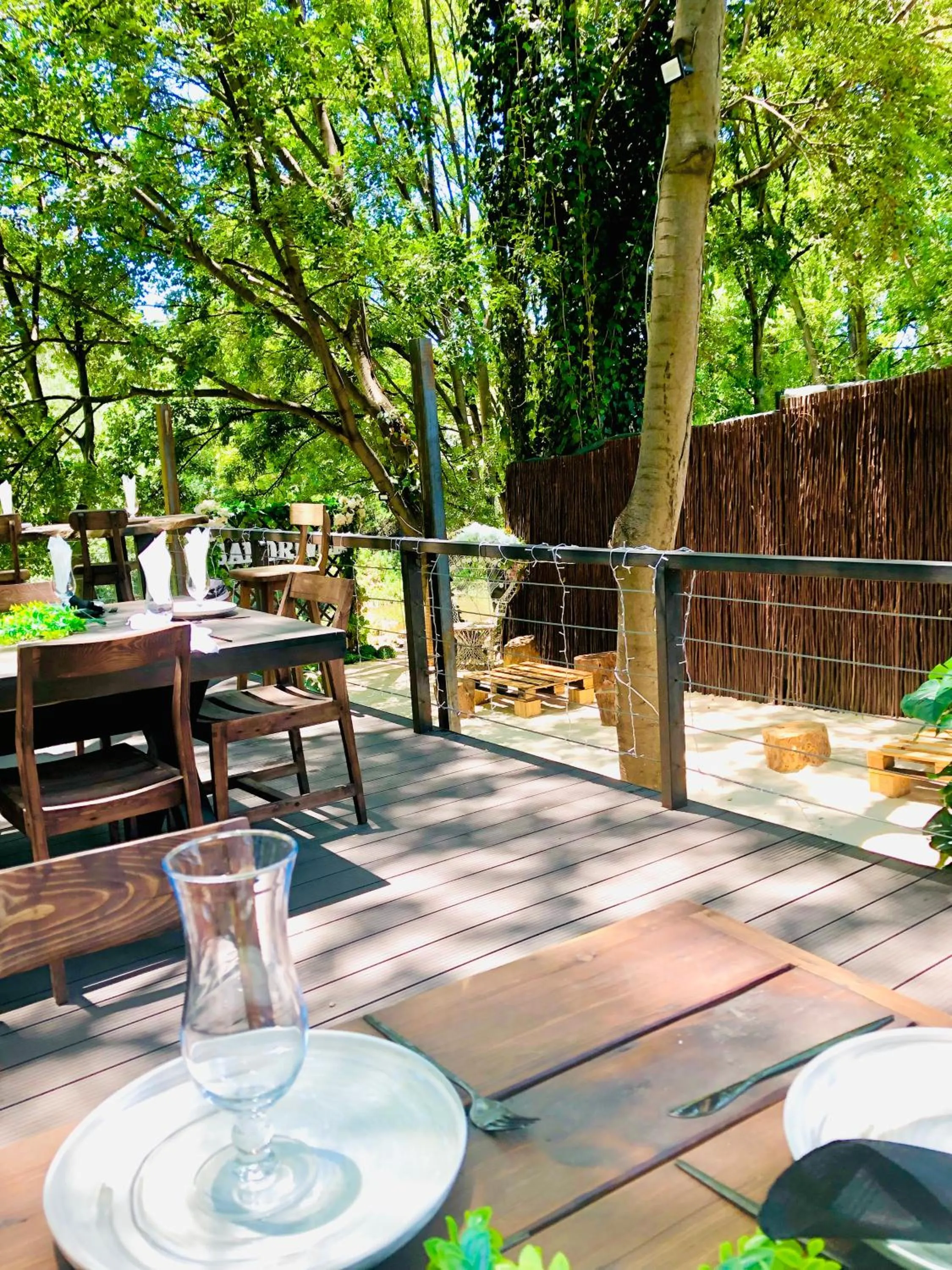 Restaurant/places to eat in Sand River Guest House