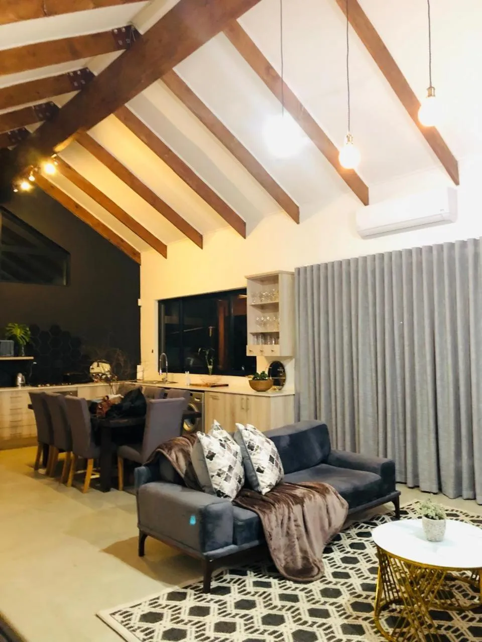 TV and multimedia in Sand River Guest House