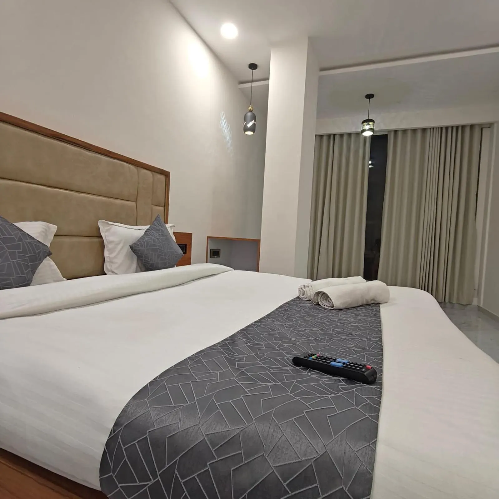 Bed in Hotelmaple tree