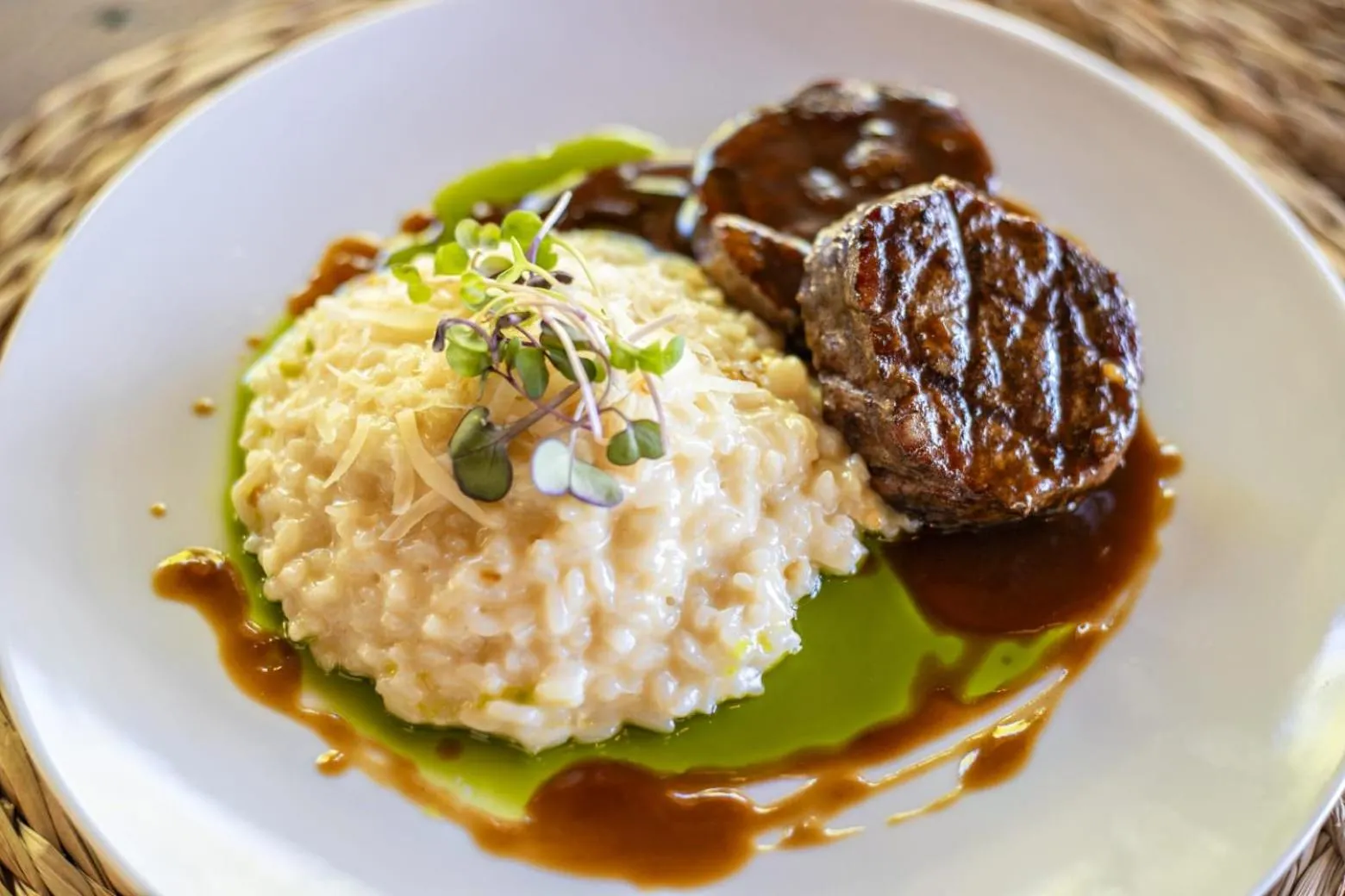 Restaurant/places to eat in Angá Beach Hotel