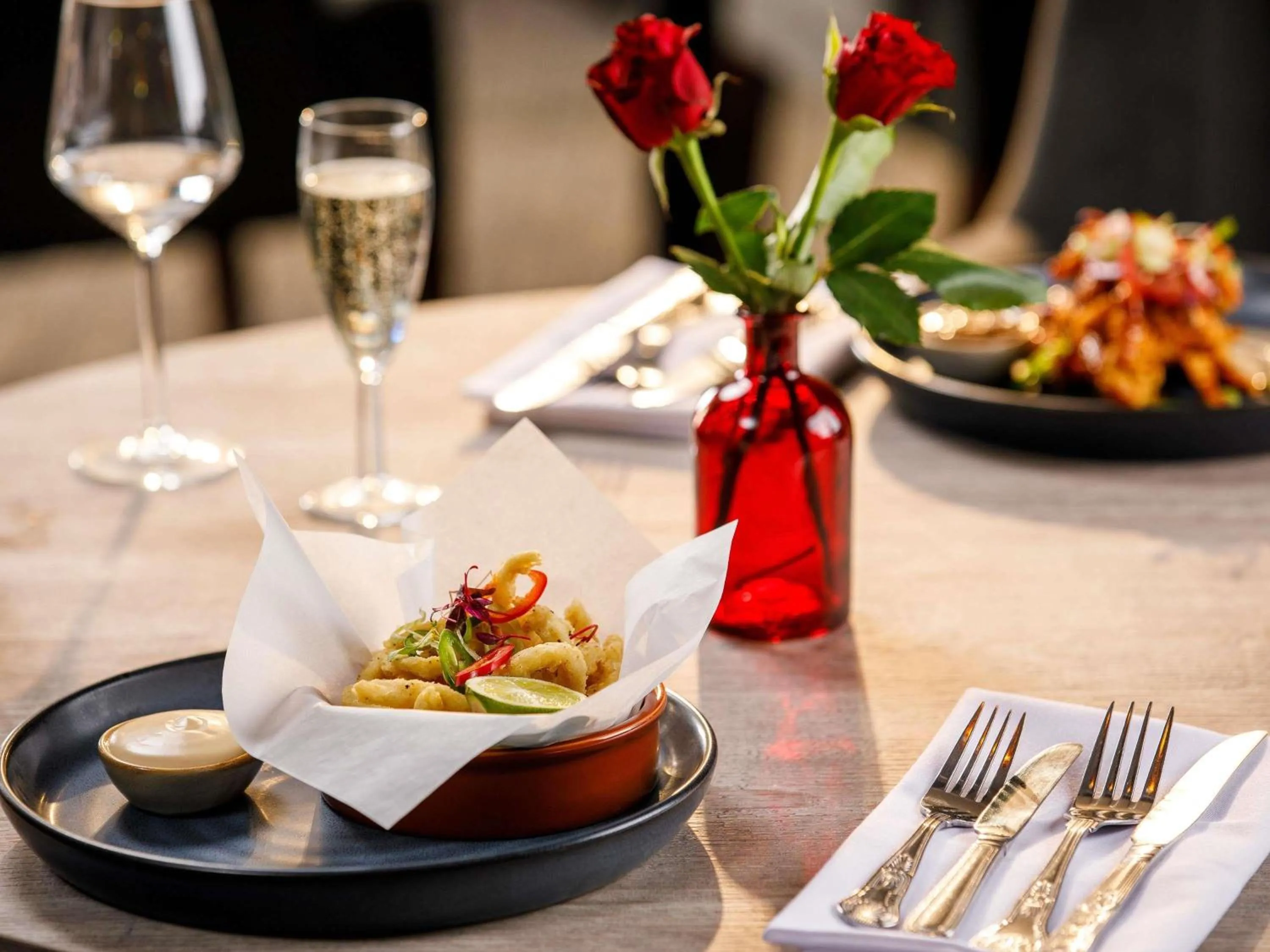 Restaurant/places to eat in The Harlow Hotel By AccorHotels