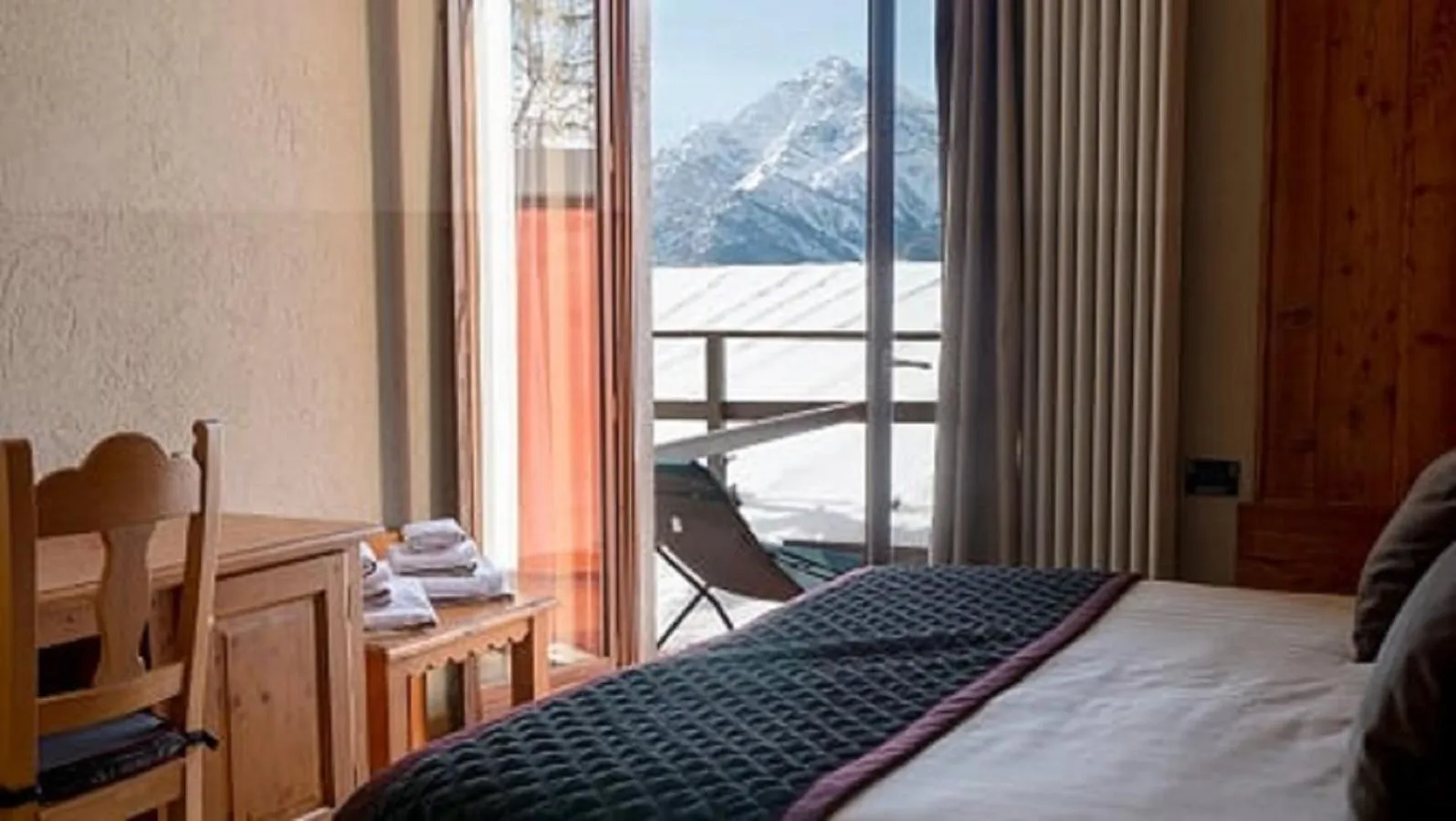 Bed in Chaberton Lodge & Spa