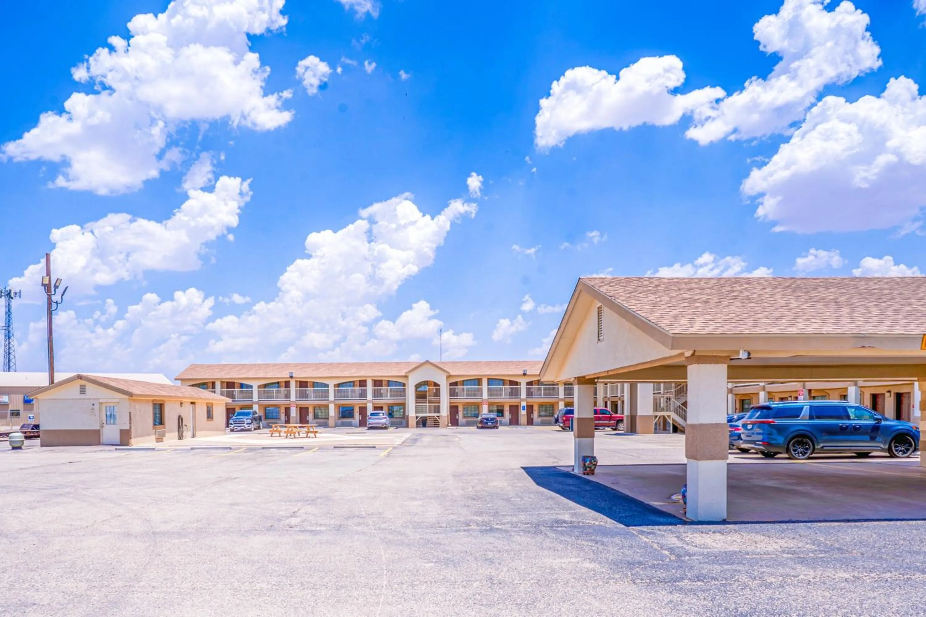 Parking in Shale Inn Andrews by OYO