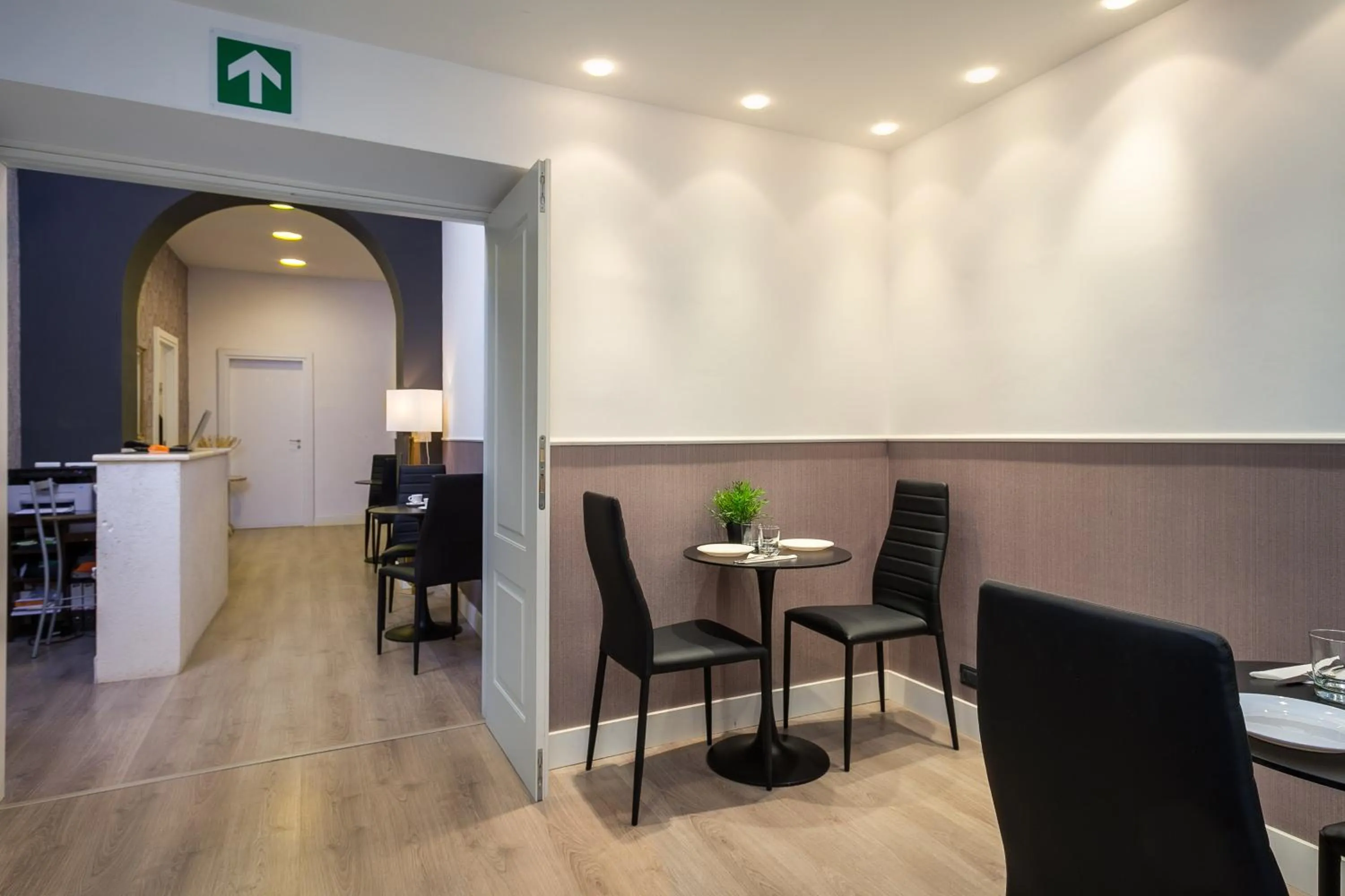 Communal lounge/ TV room in Flat 285 La Suite