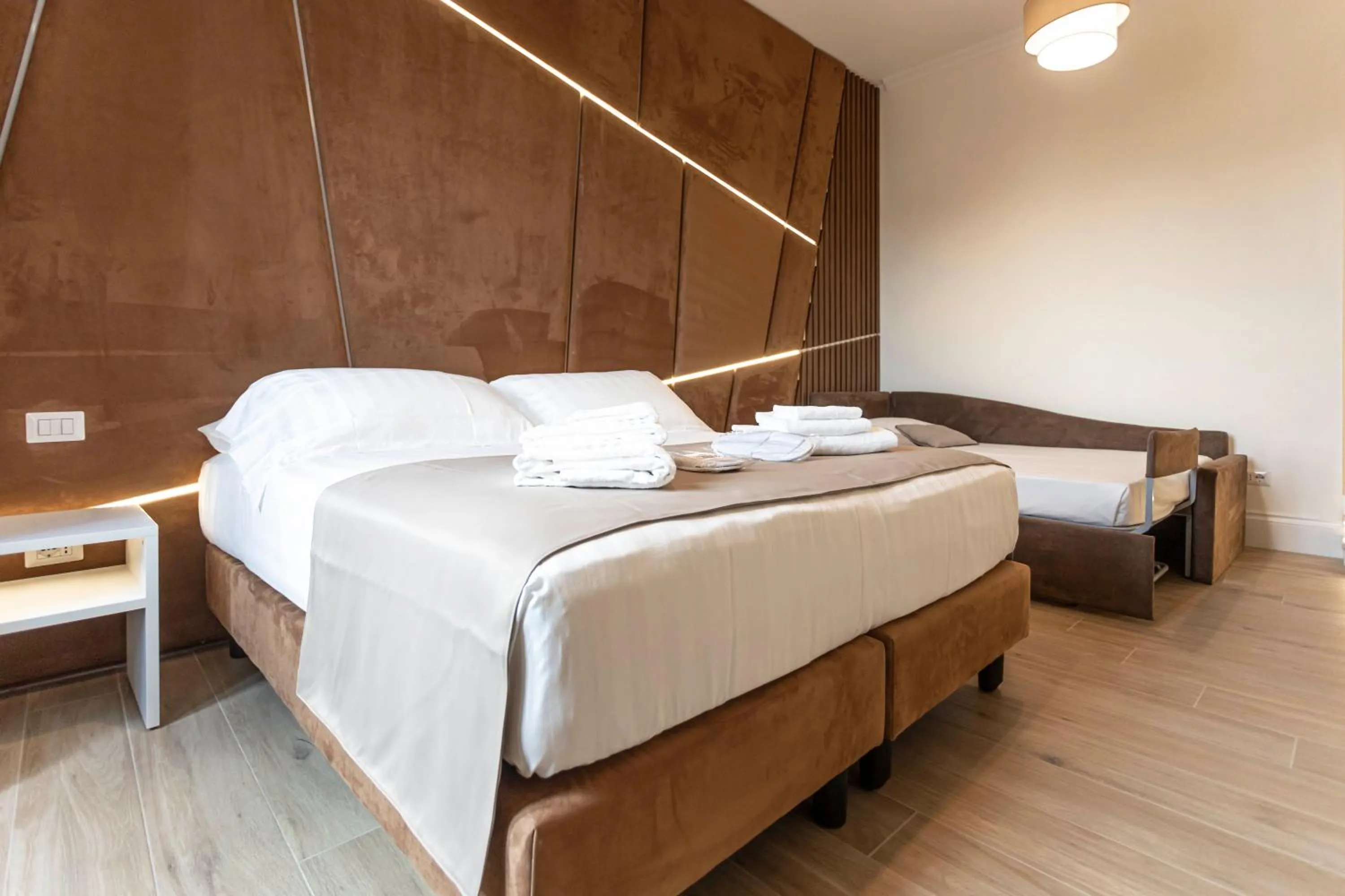 Bed in Flat 285 La Suite