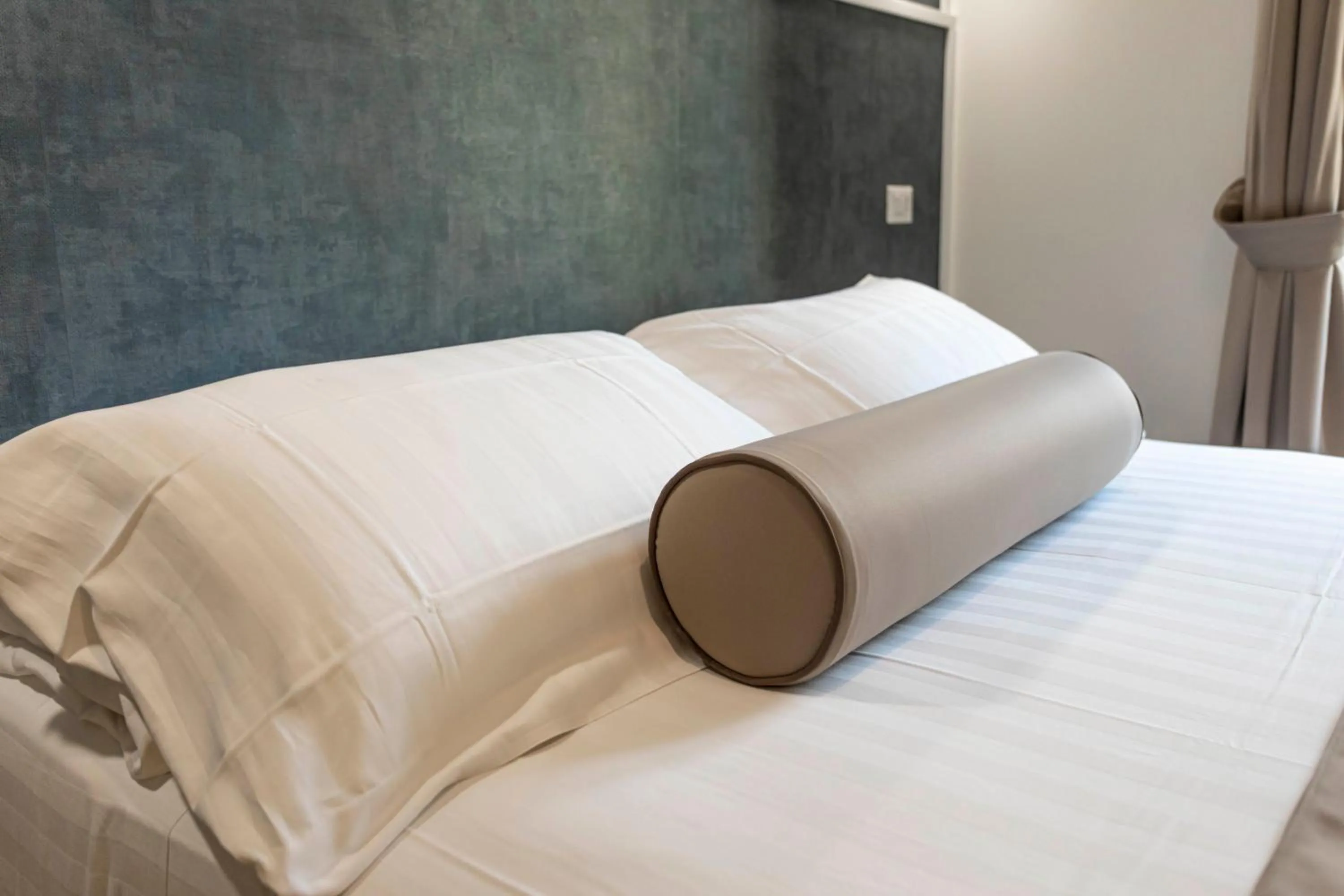 Bed in Flat 285 La Suite