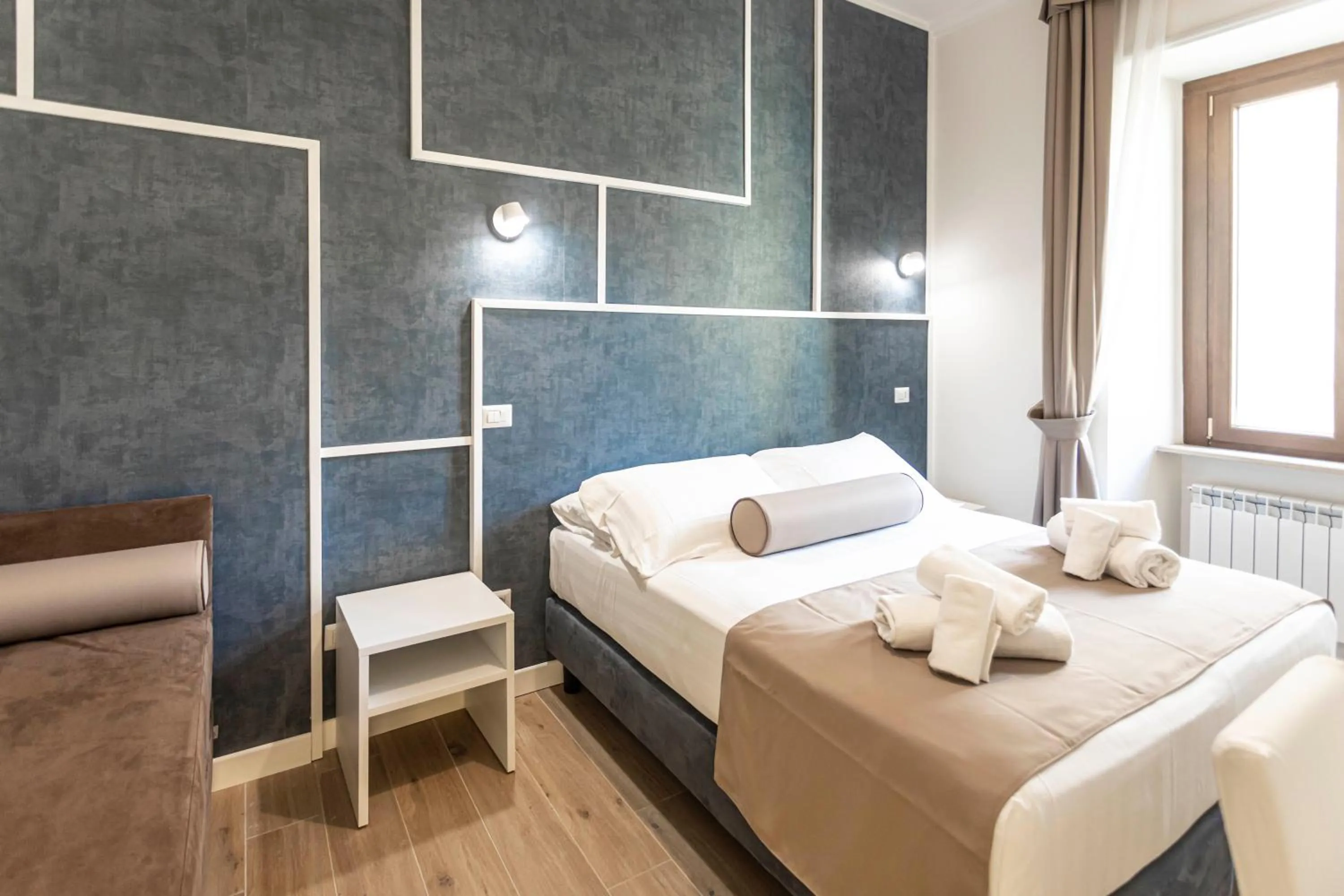 Bed in Flat 285 La Suite