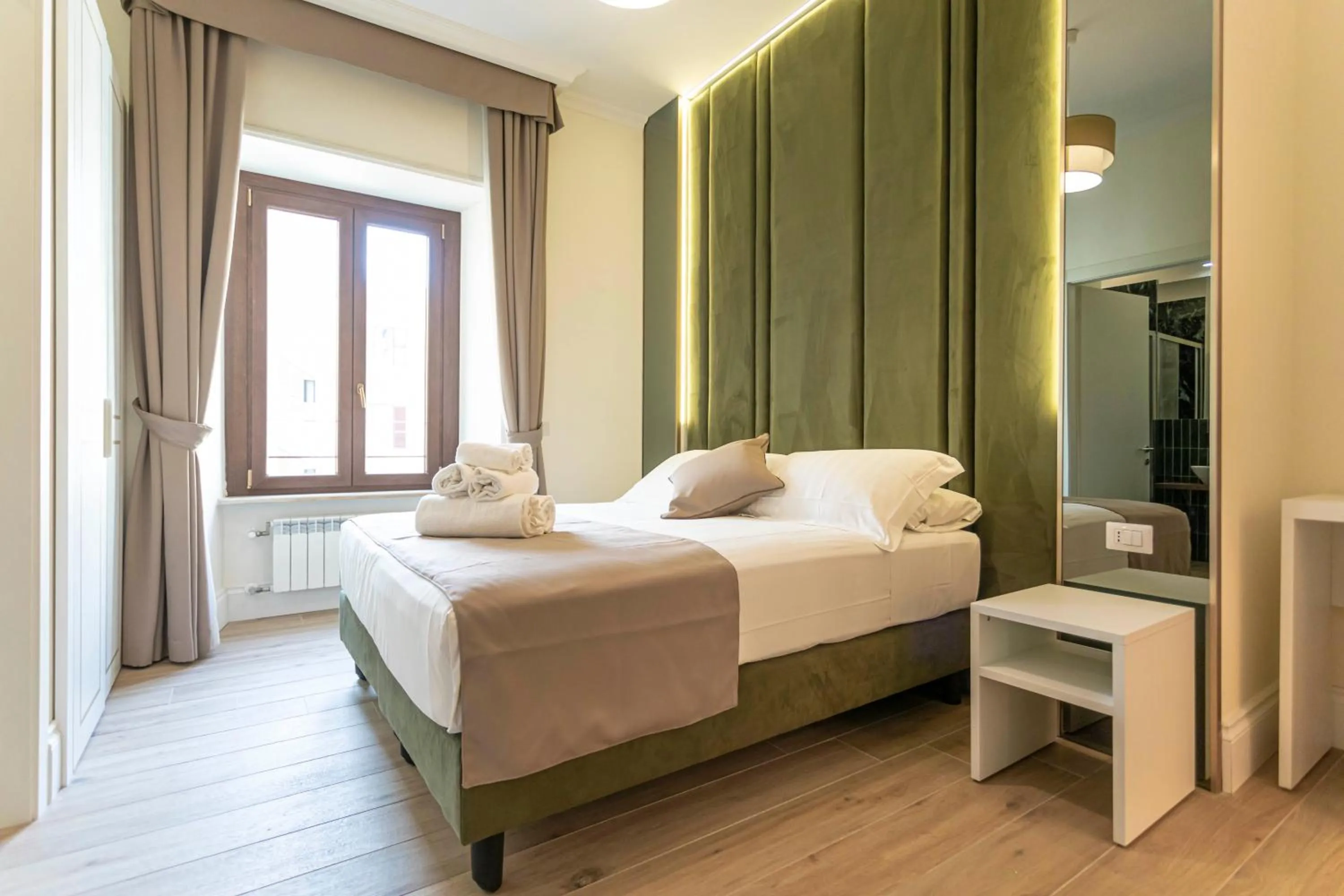 Bed in Flat 285 La Suite