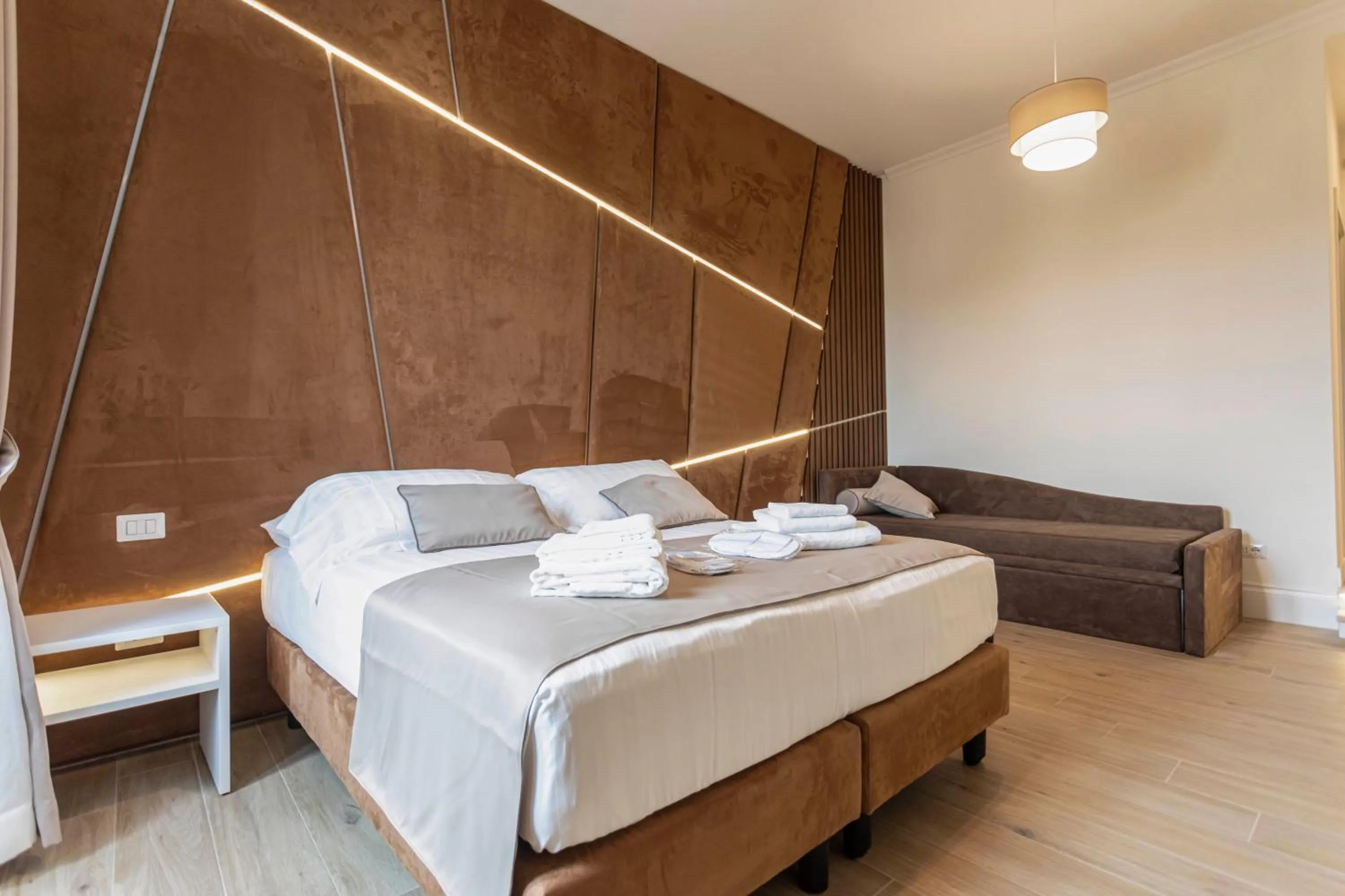 Bed in Flat 285 La Suite