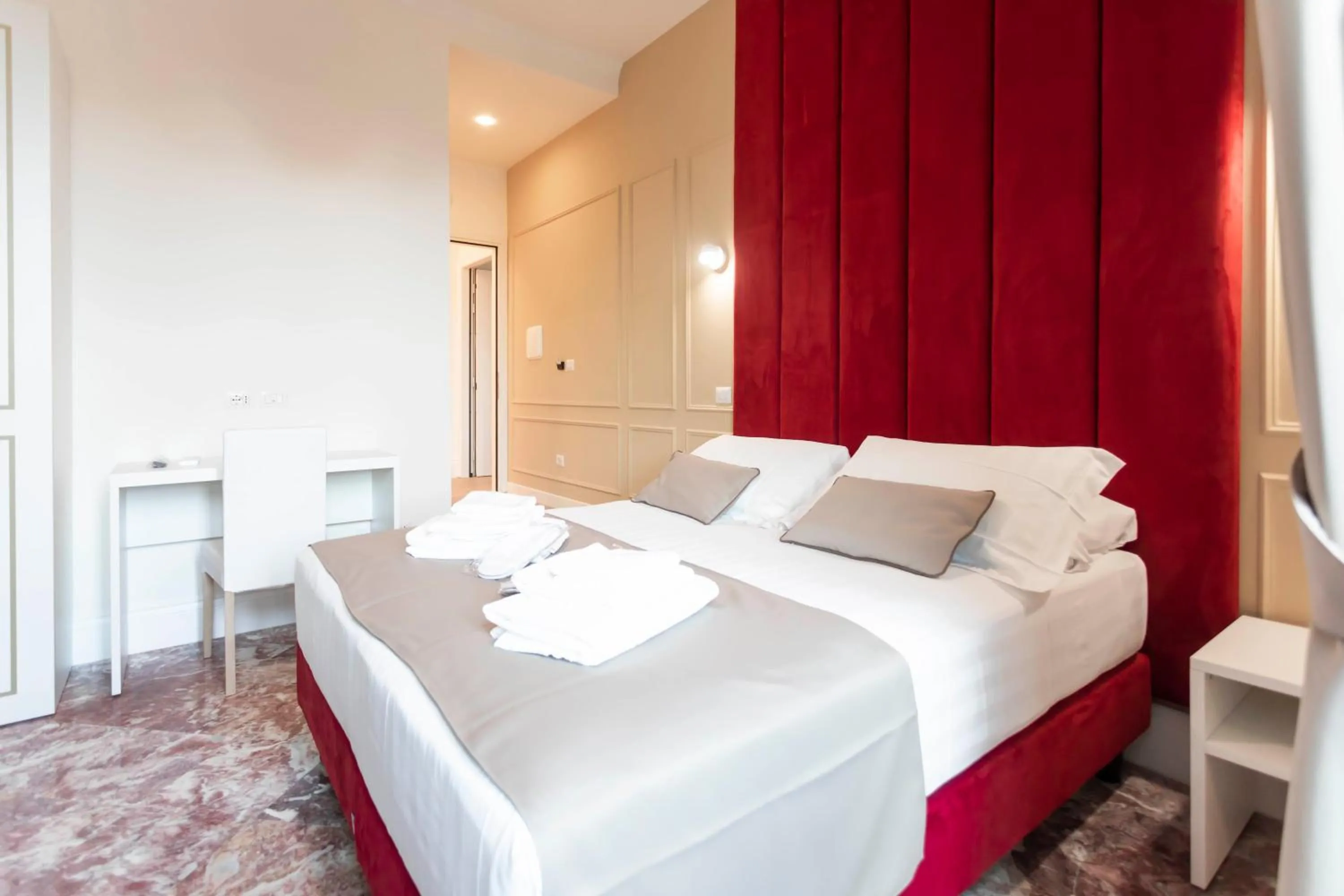 Bed in Flat 285 La Suite