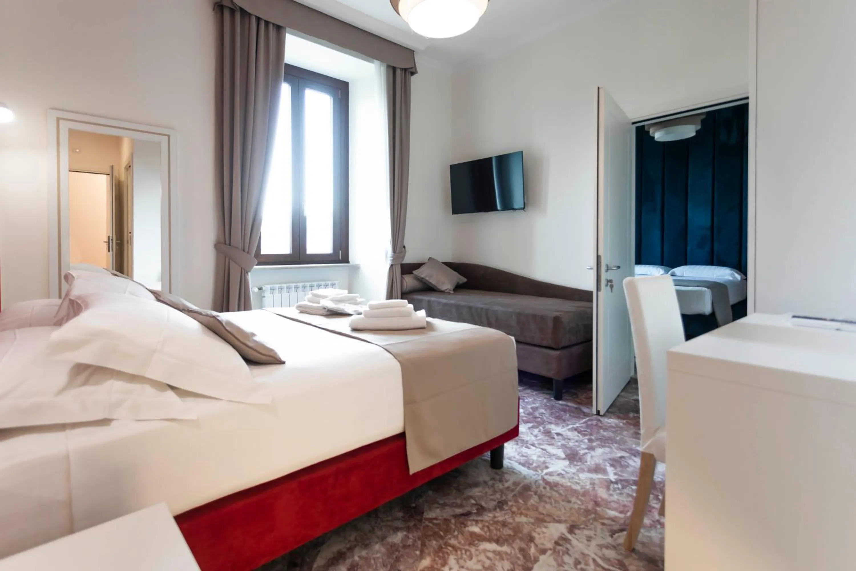 Bed in Flat 285 La Suite