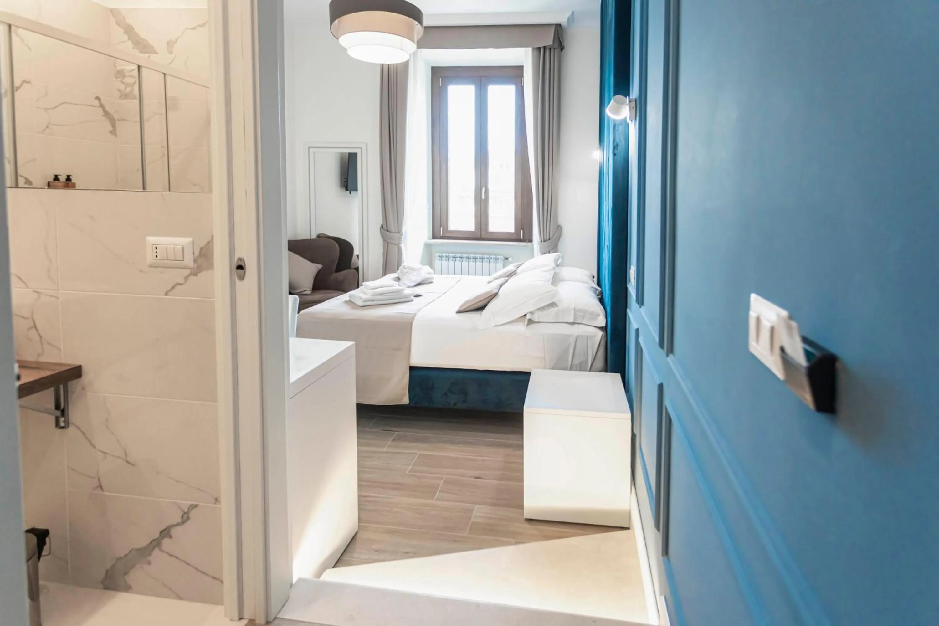 Bed in Flat 285 La Suite