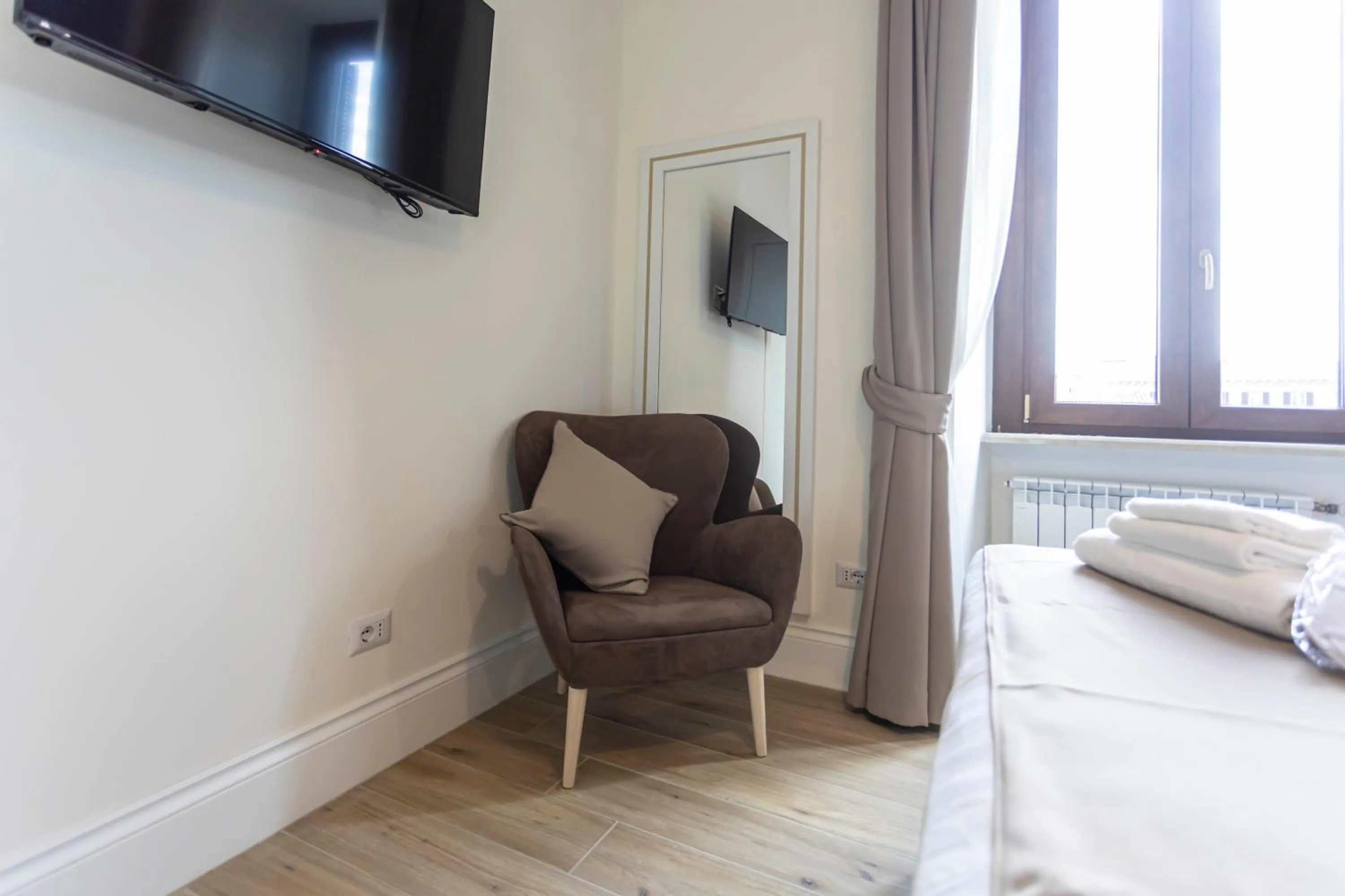 Bed in Flat 285 La Suite