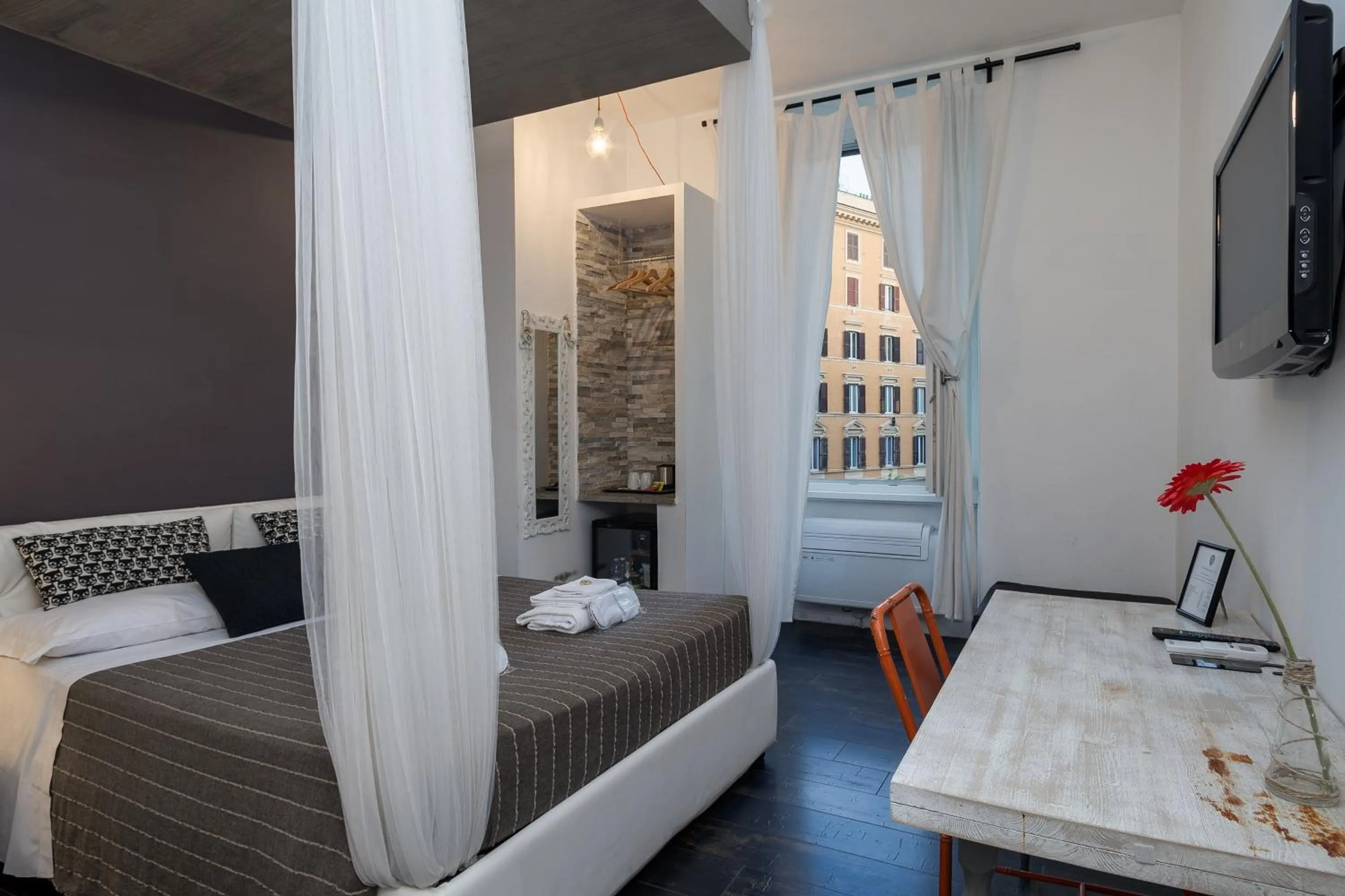 Bed in Flat 285 La Suite