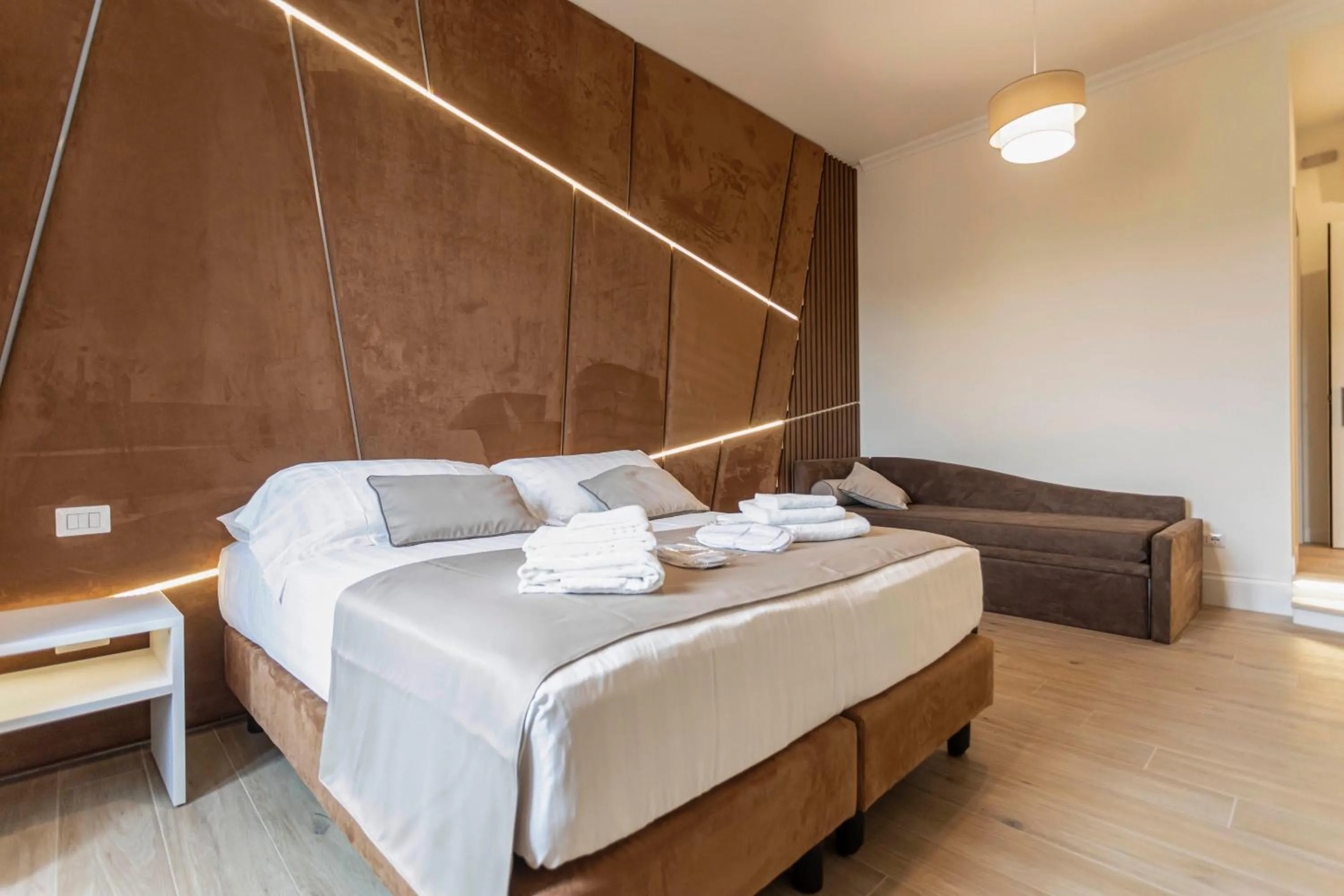 Bed in Flat 285 La Suite