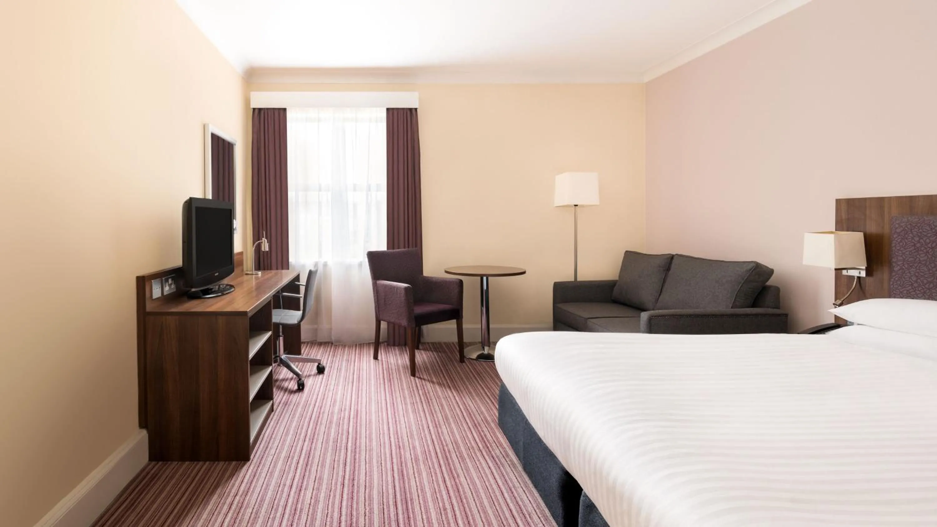 Bed in Holiday Inn Rotherham-Sheffield M1,Jct.33 by IHG