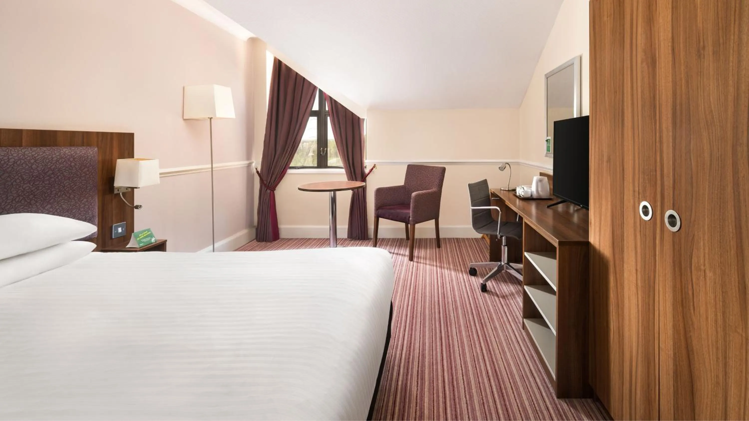 Bed in Holiday Inn Rotherham-Sheffield M1,Jct.33 by IHG