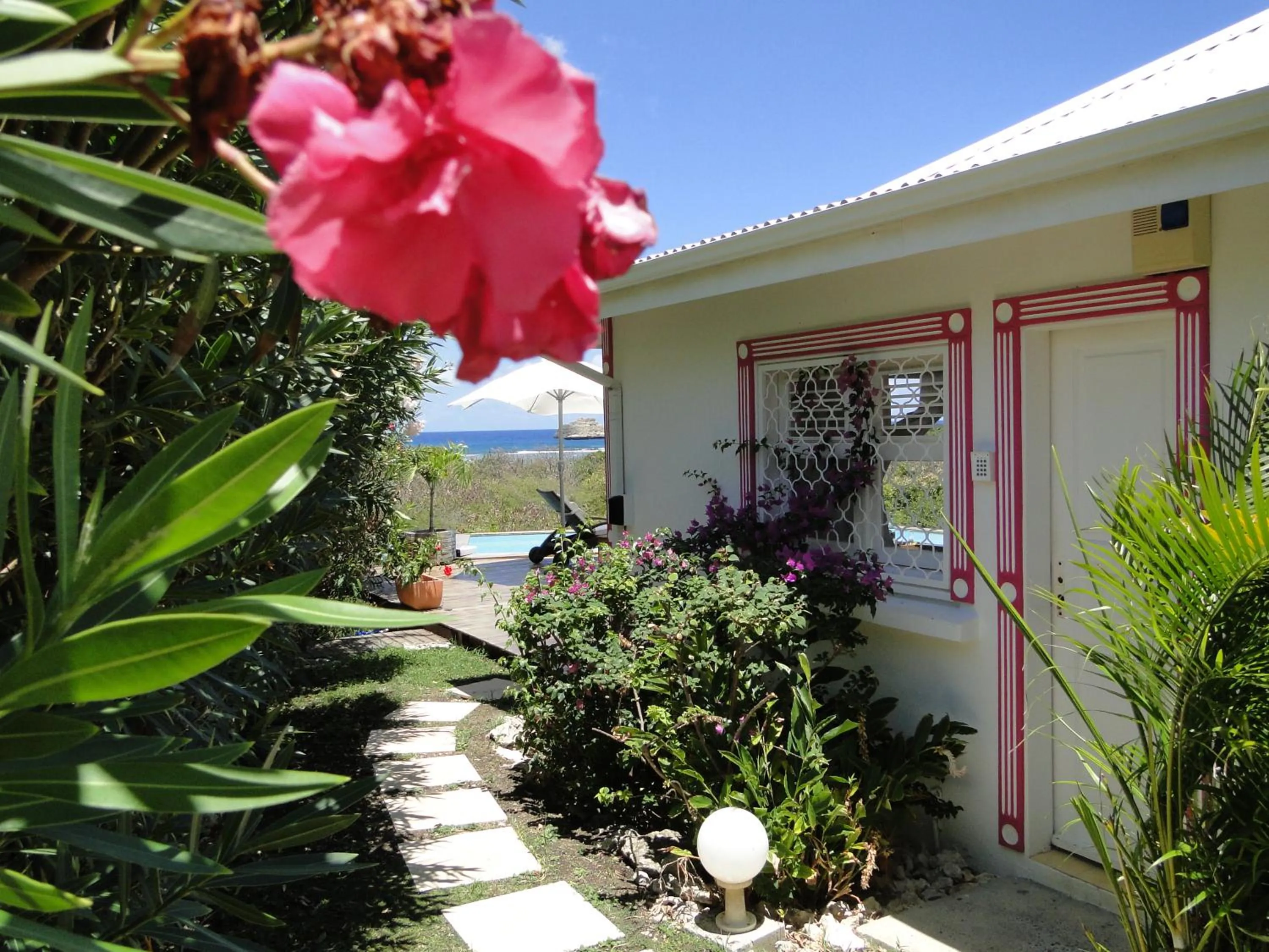 Facade/entrance in Villa Tarare