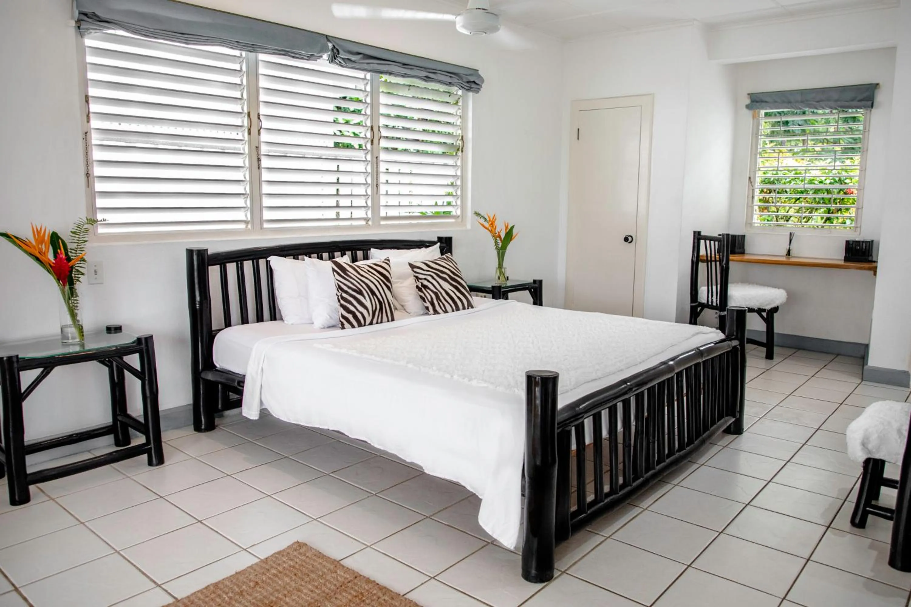 Bedroom, Bed in LF Jungle Retreat