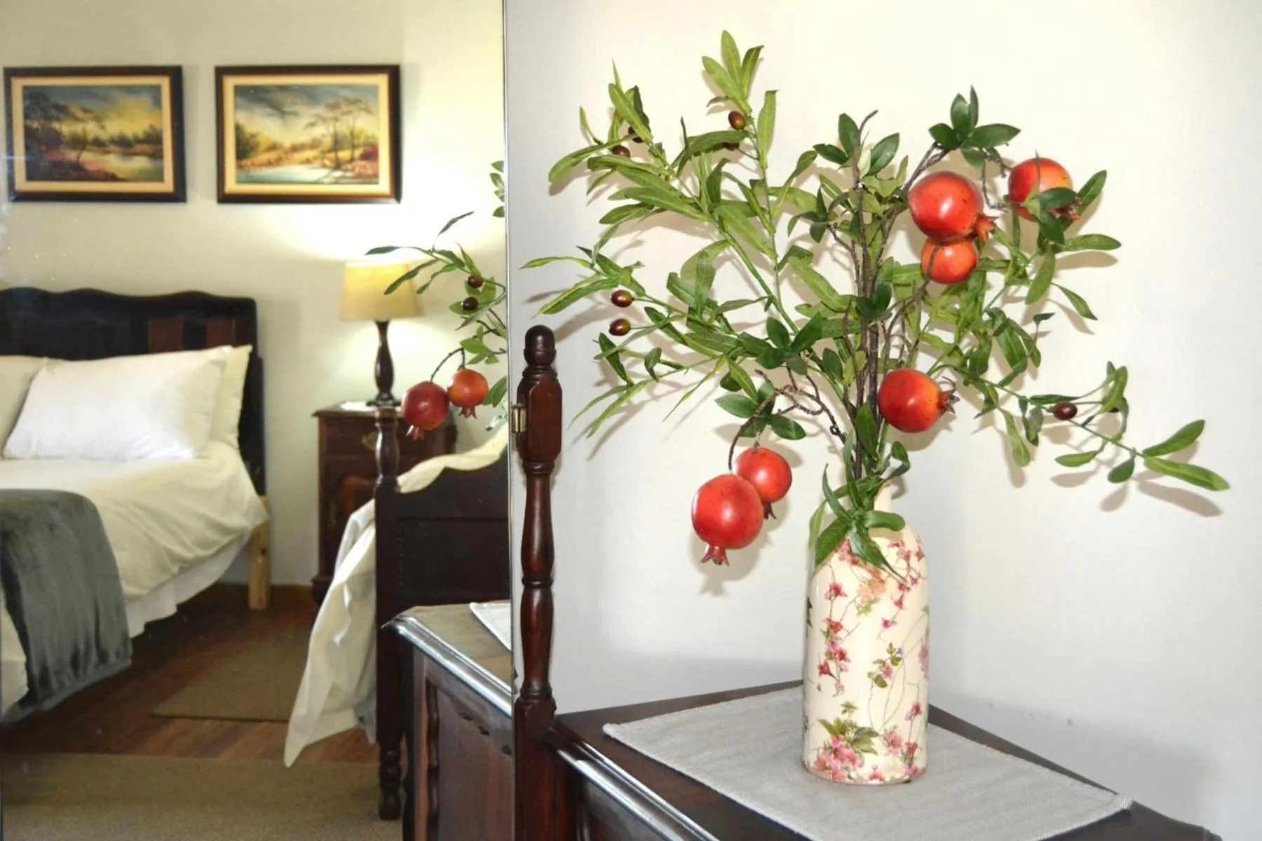 Decorative detail, Bed in Sandy's Place