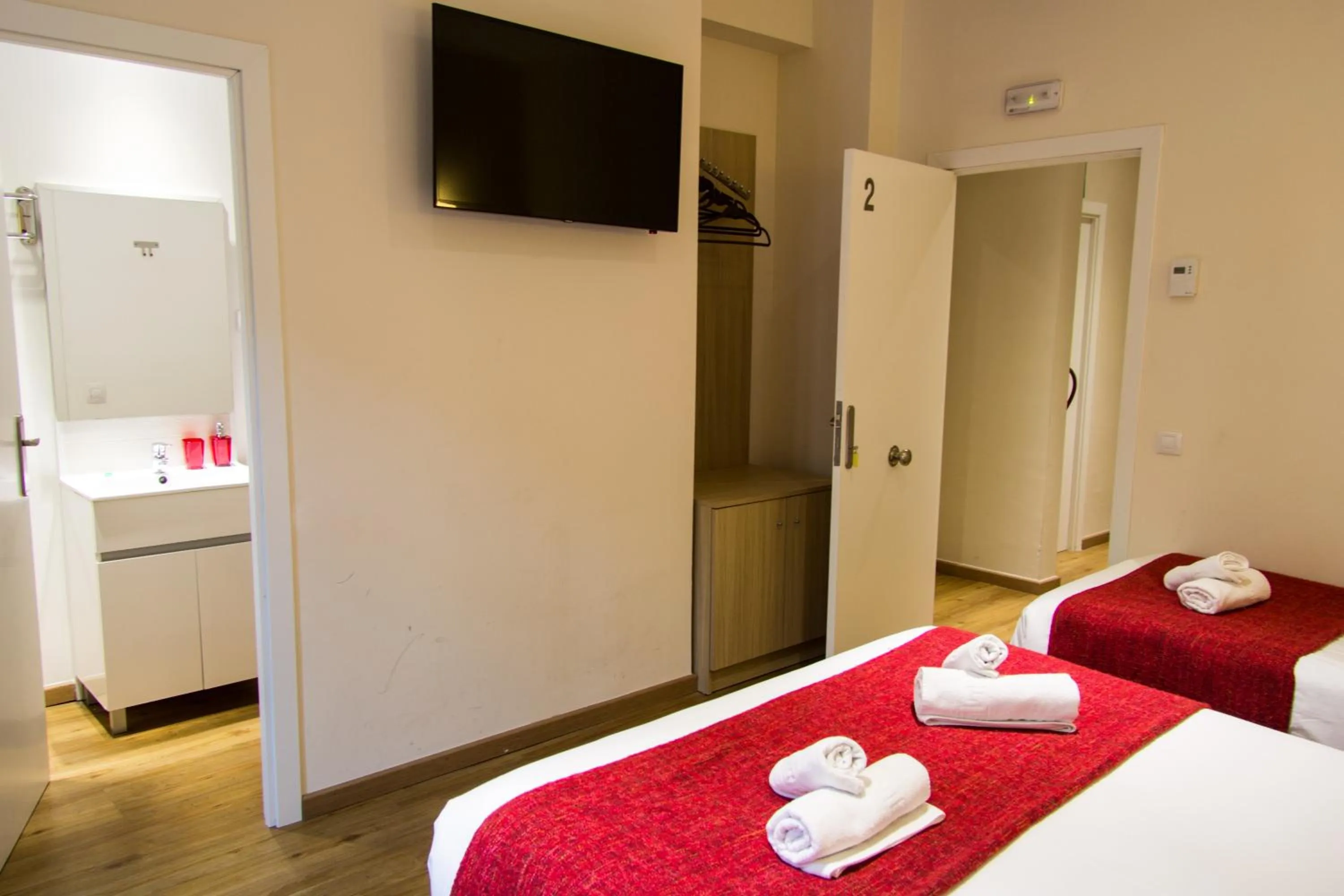 Decorative detail, Bed in Hostal Barcelona Travel