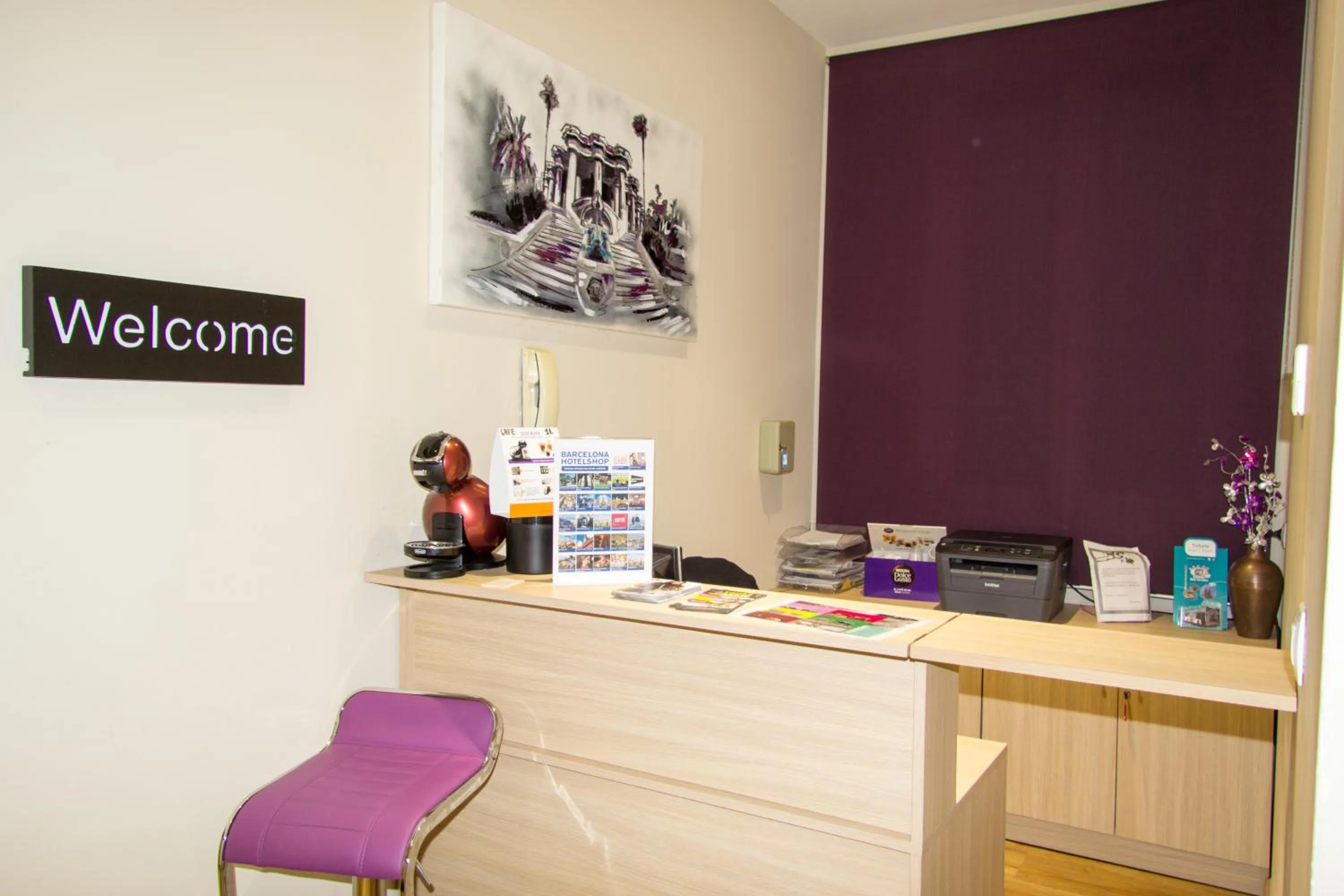 Lobby or reception in Hostal Barcelona Travel