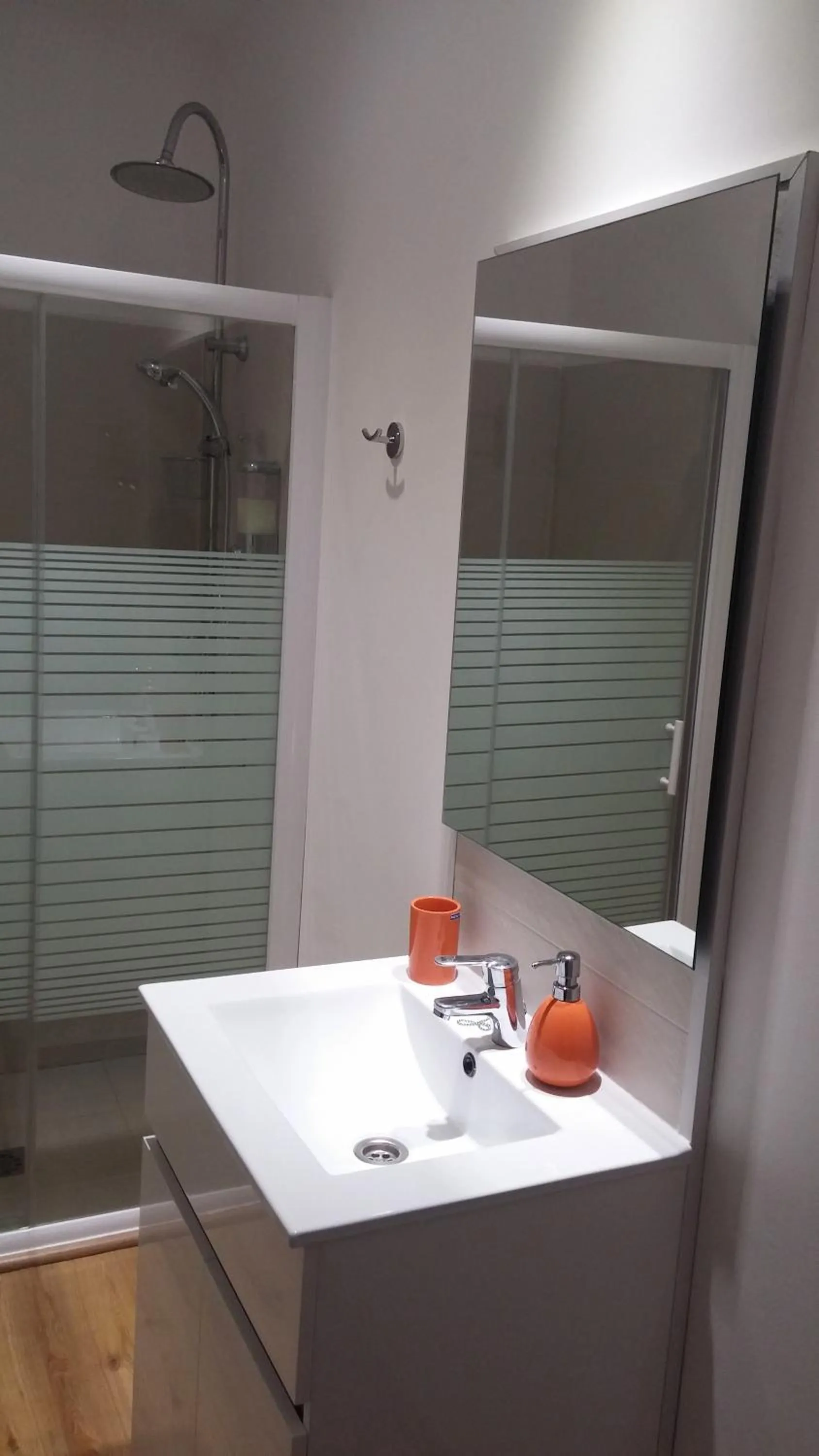 Bathroom in Hostal Barcelona Travel