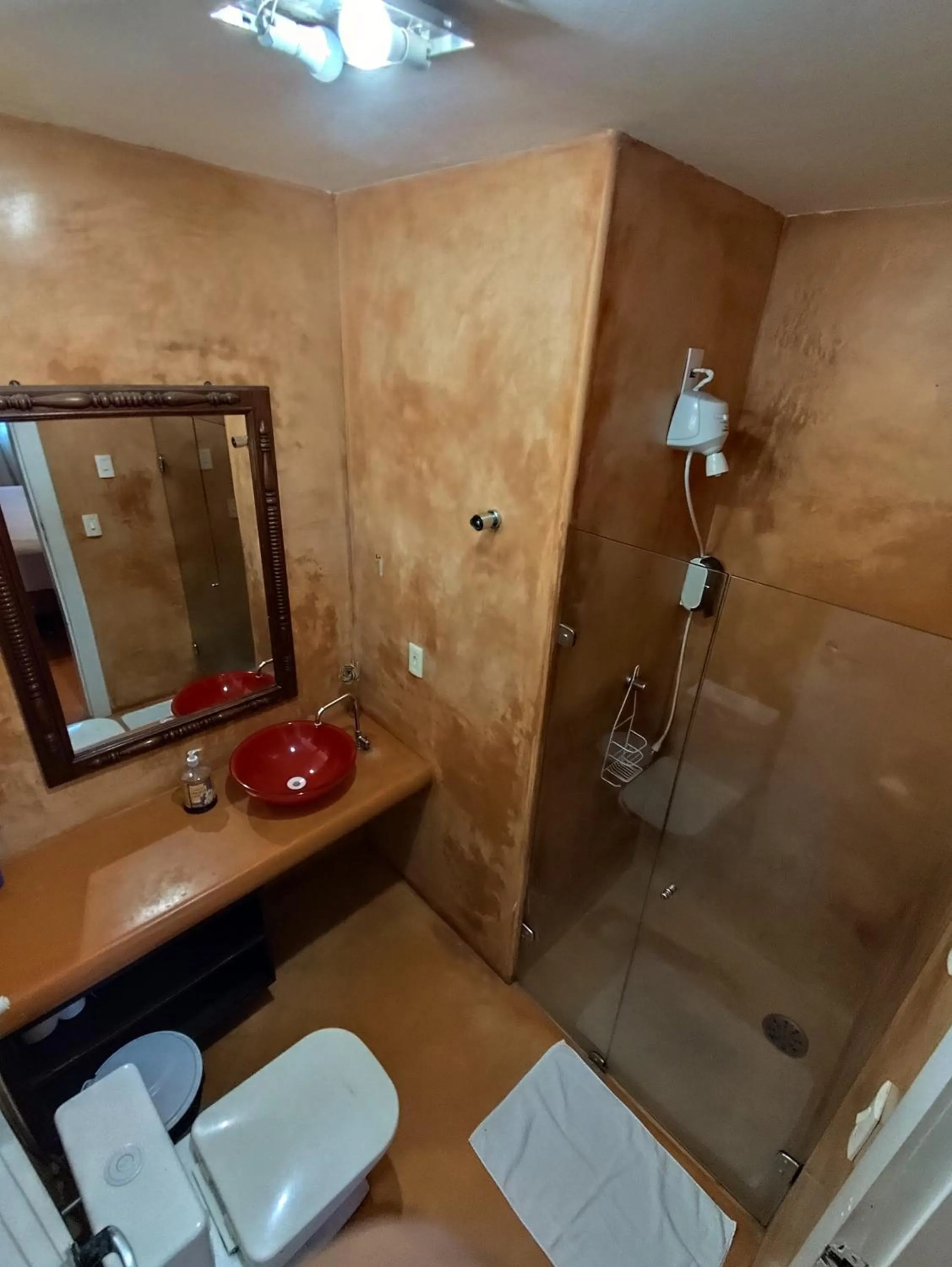 Shower in Kabatukila Pousada