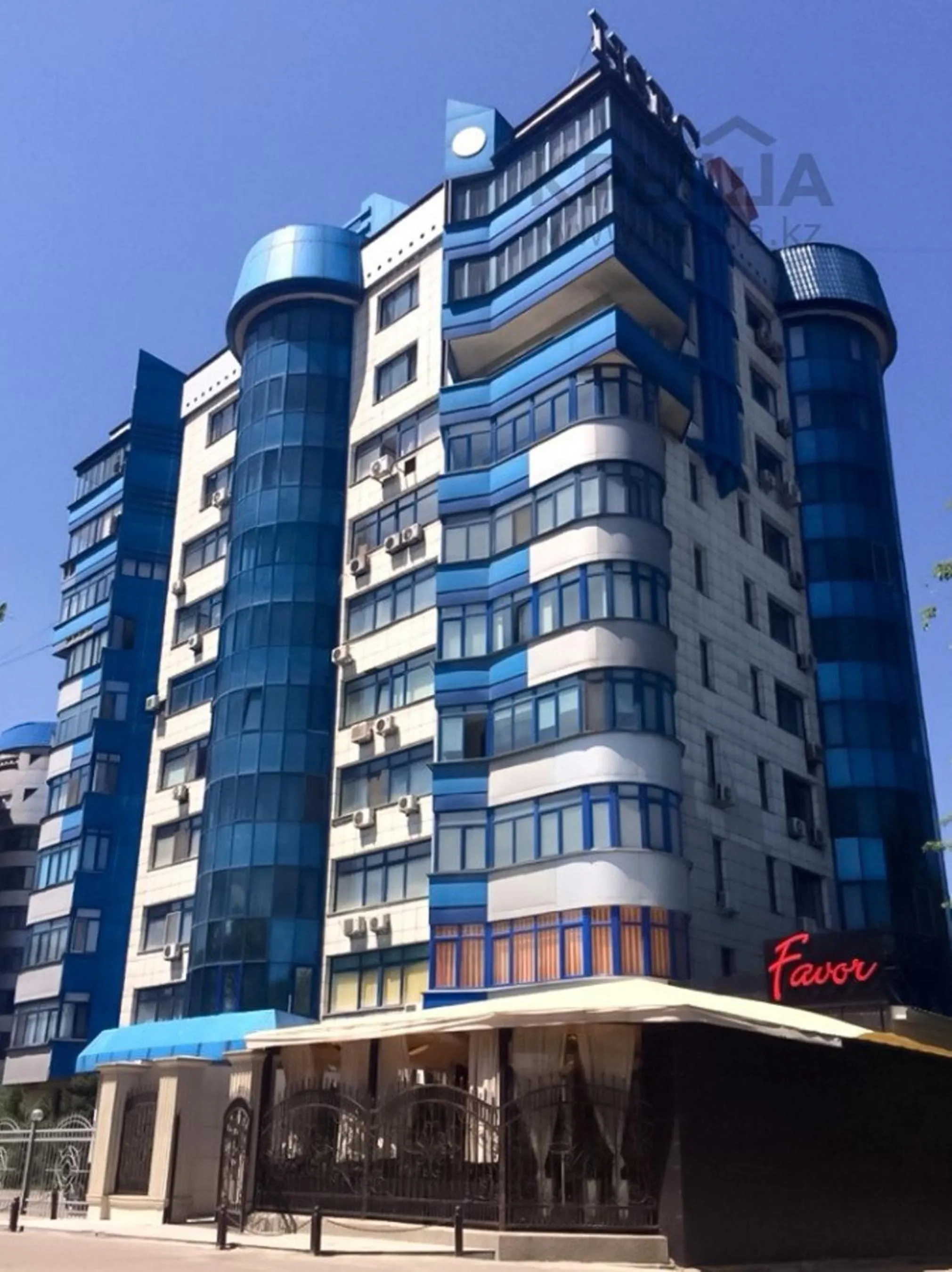 Facade/entrance in Apartment 5