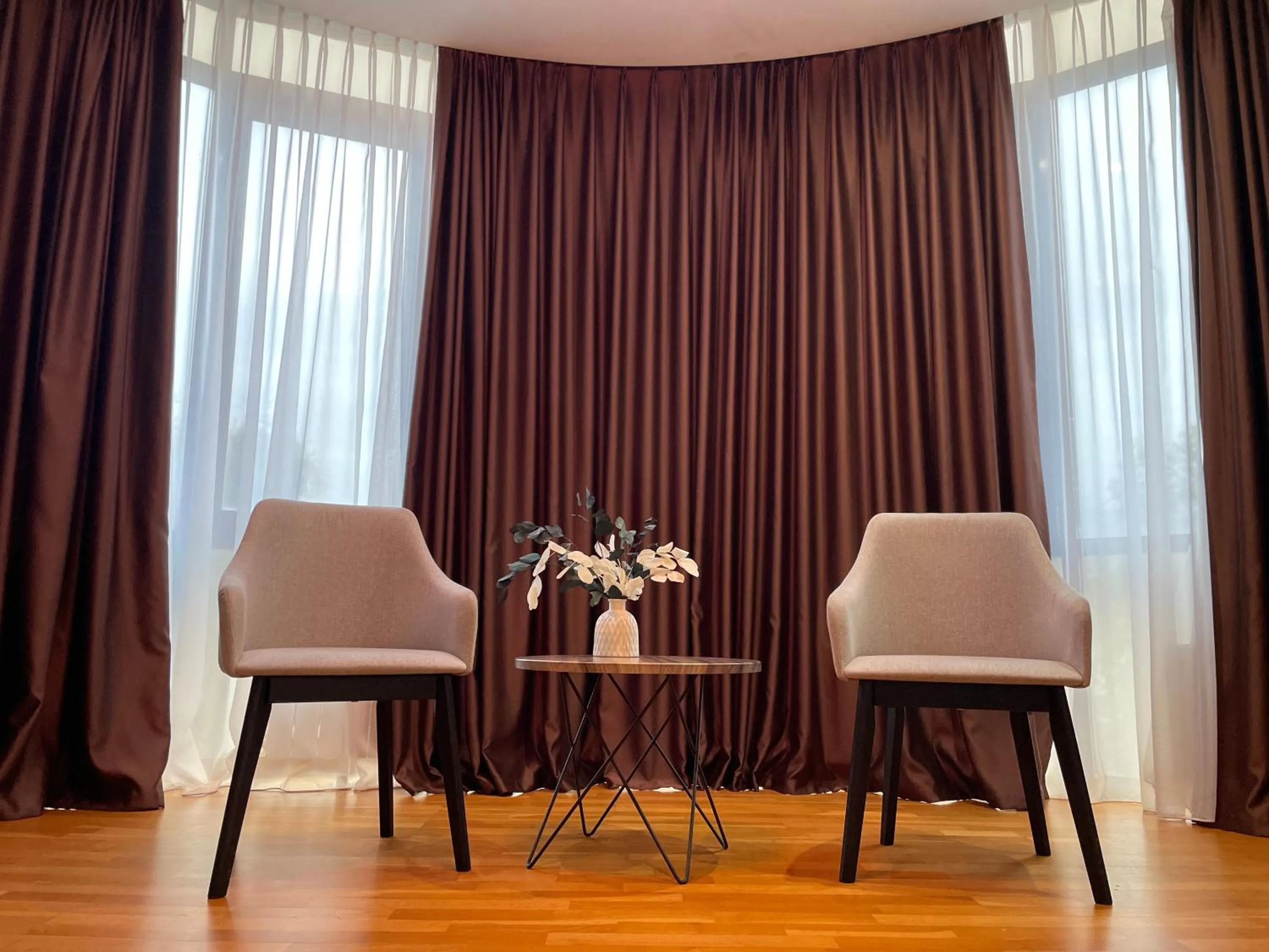 Decorative detail in Apartment 5